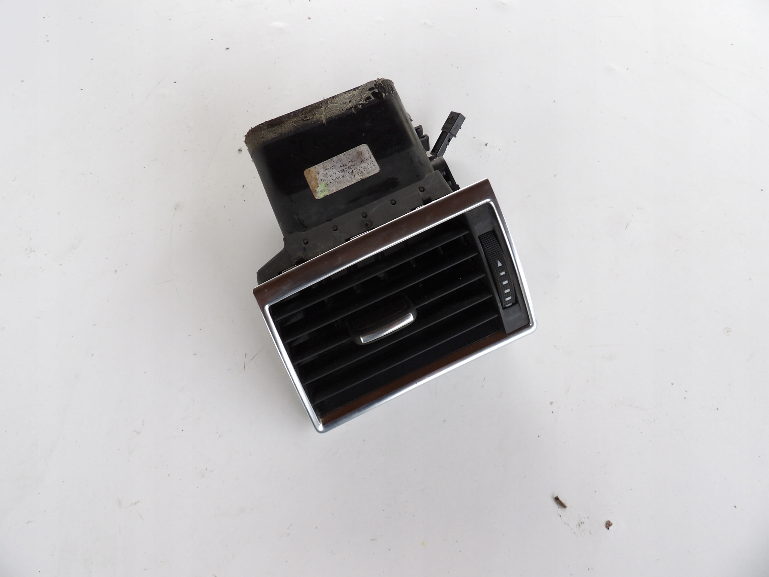 AUDI A8 D3 grid air conditioning devices left