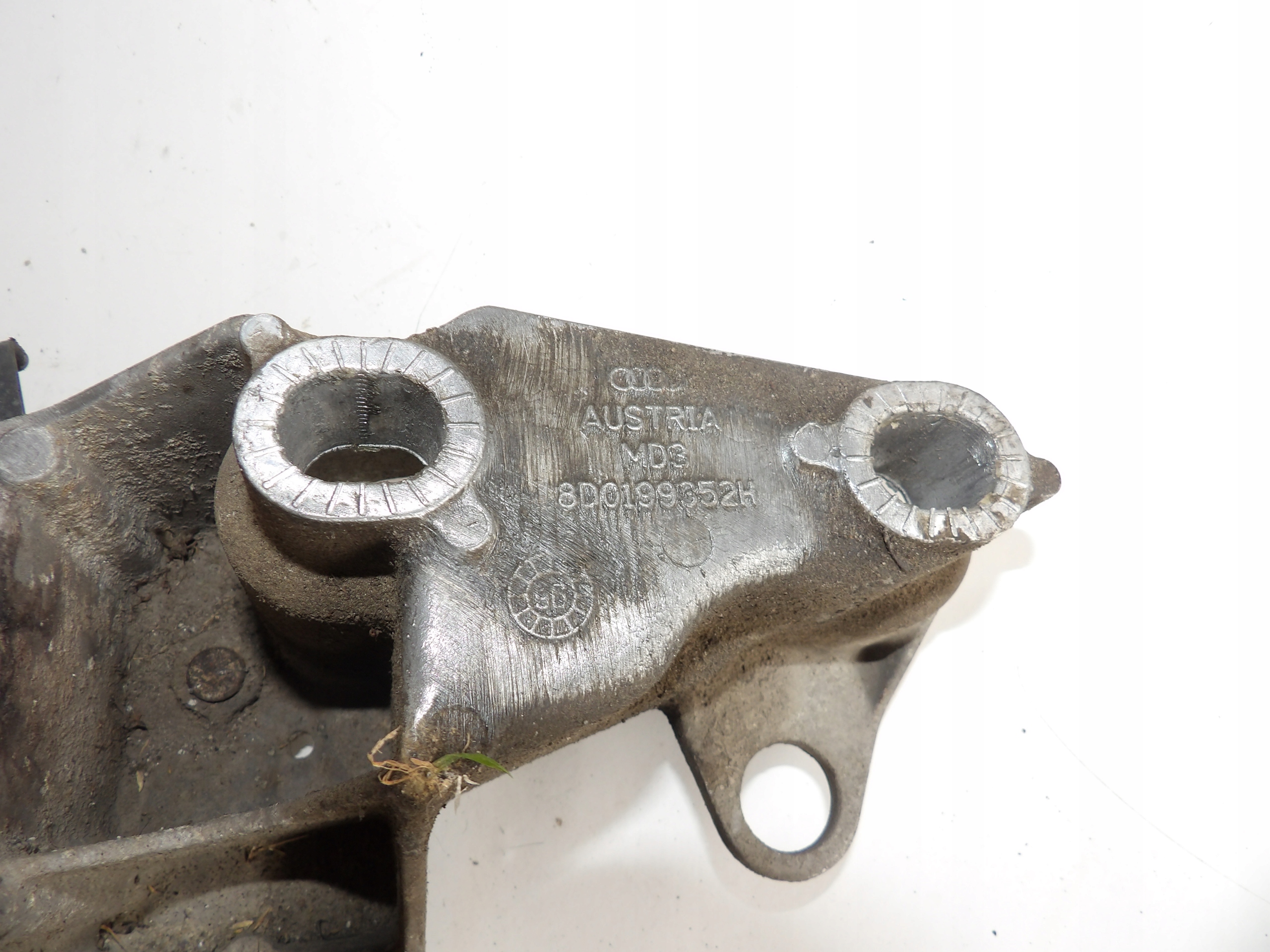 AUDI A4 B5 1.6 8V ADP engine mount right