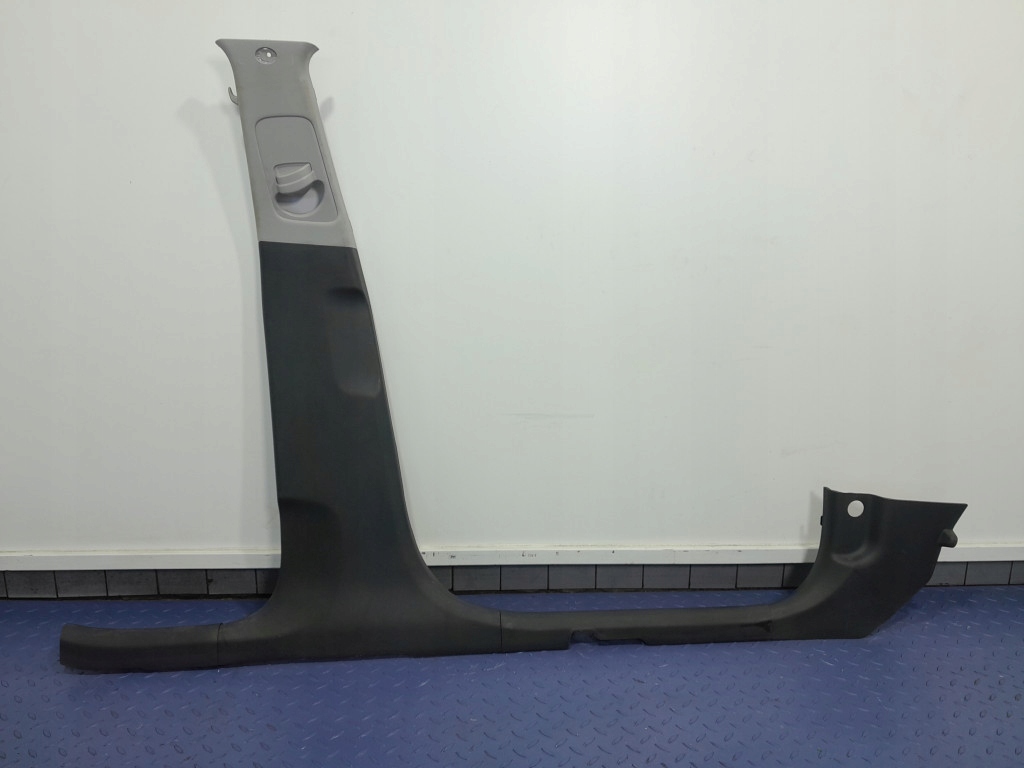 HYUNDAI TUCSON III KOMPLET OSŁON PROGU BOK LEWY 85823-D7000