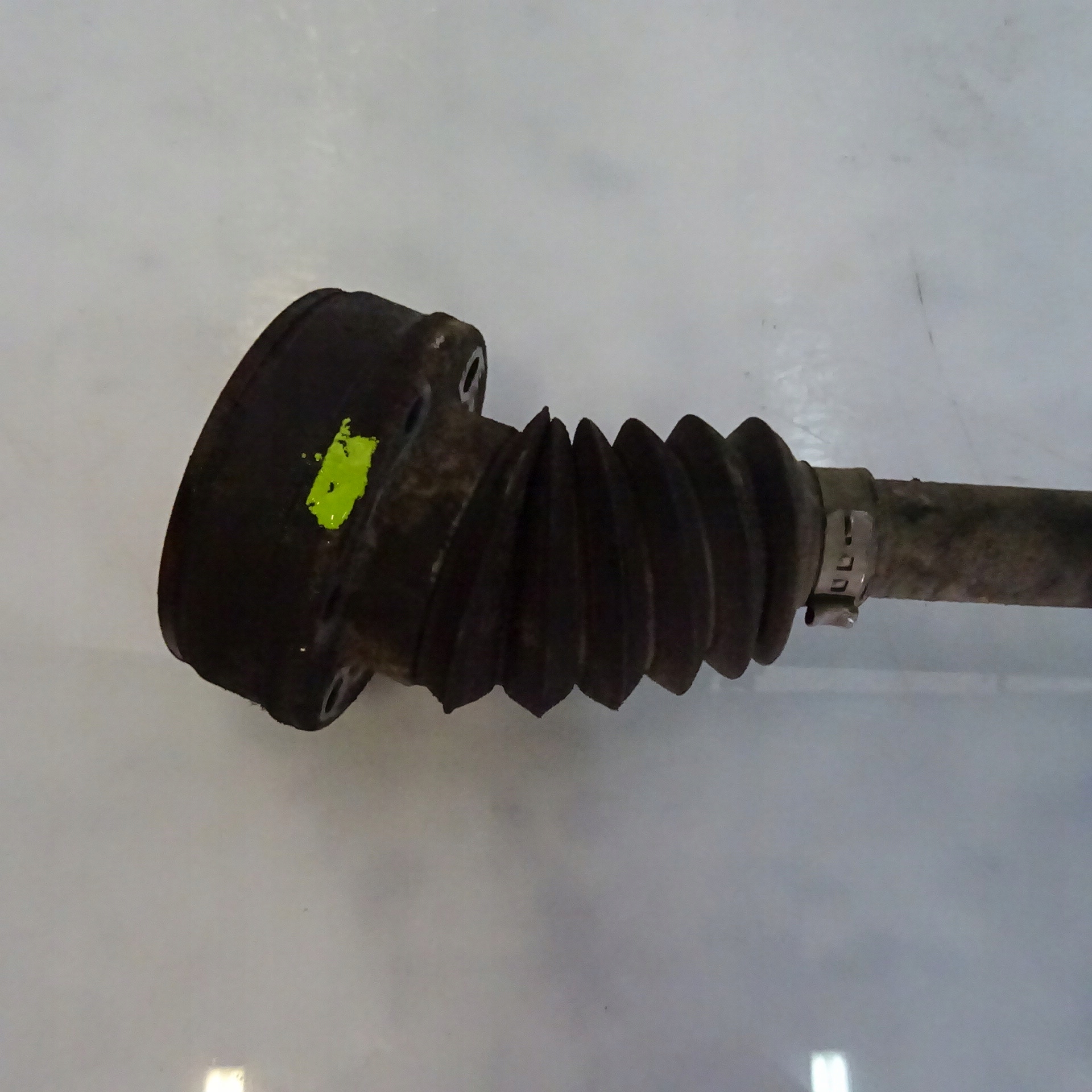 SKODA FABIA and 1.2B semi-axis left