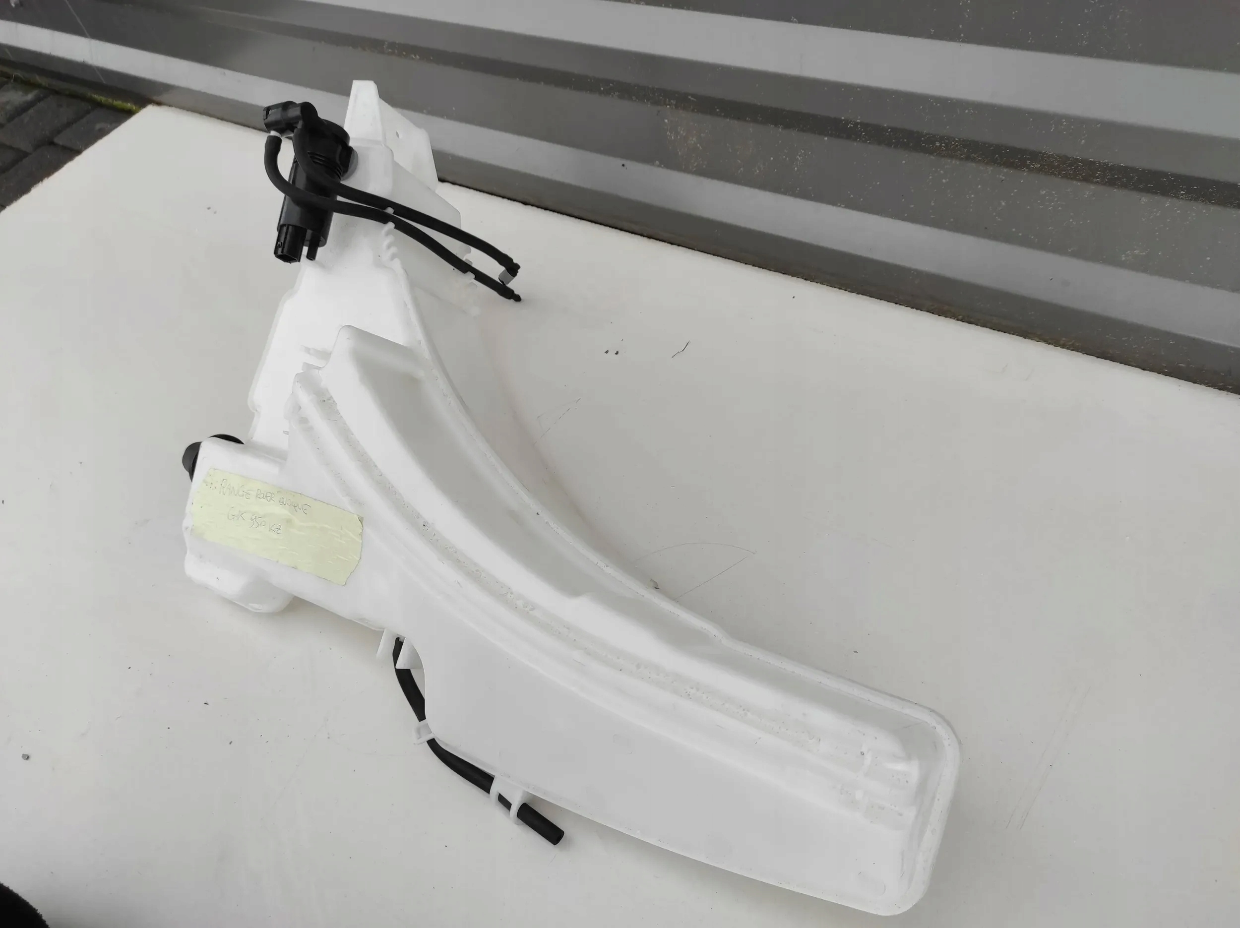 бачок омывателя Range Rover Evoque L551 II