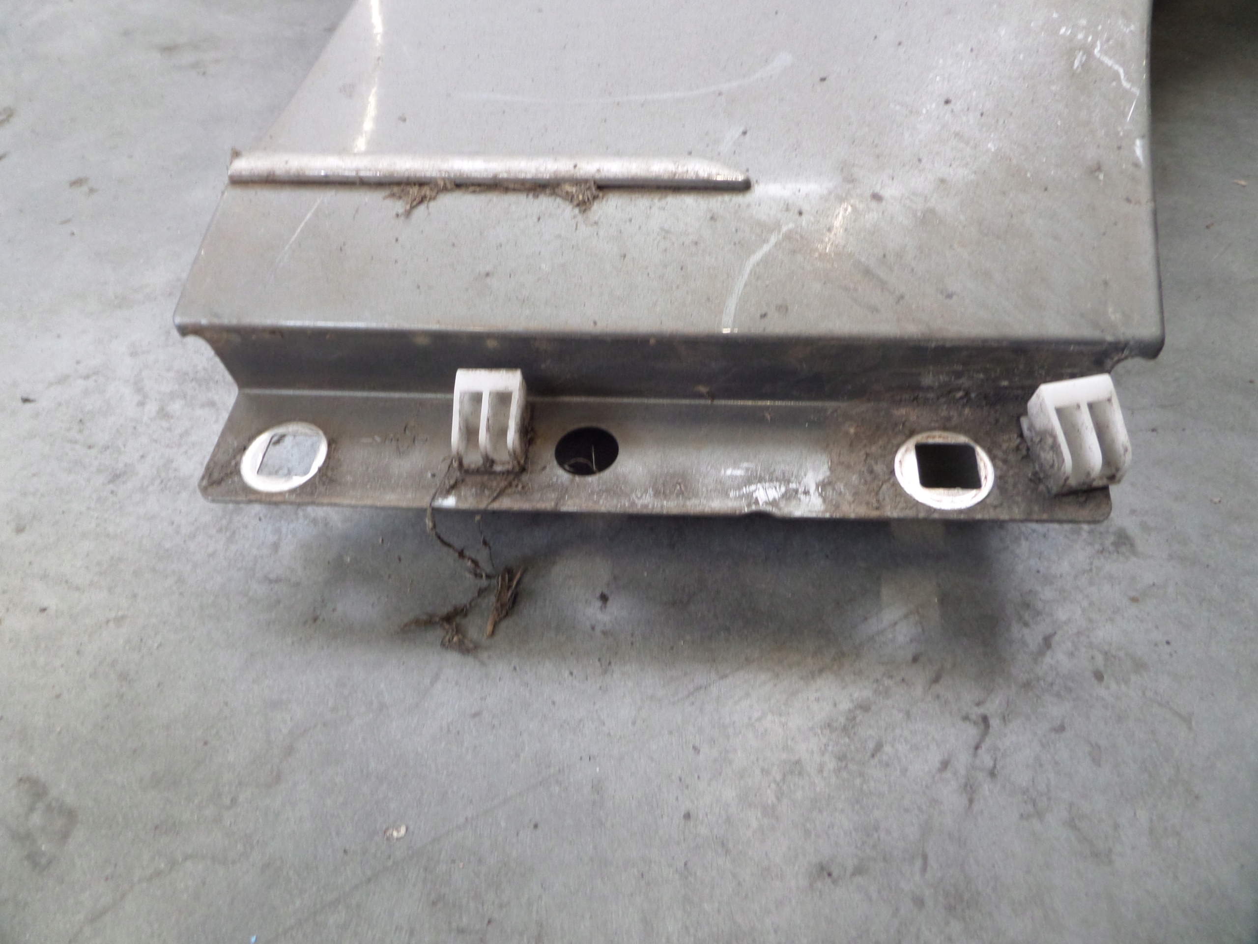 MERCEDES W212 fender front right SREBNY
