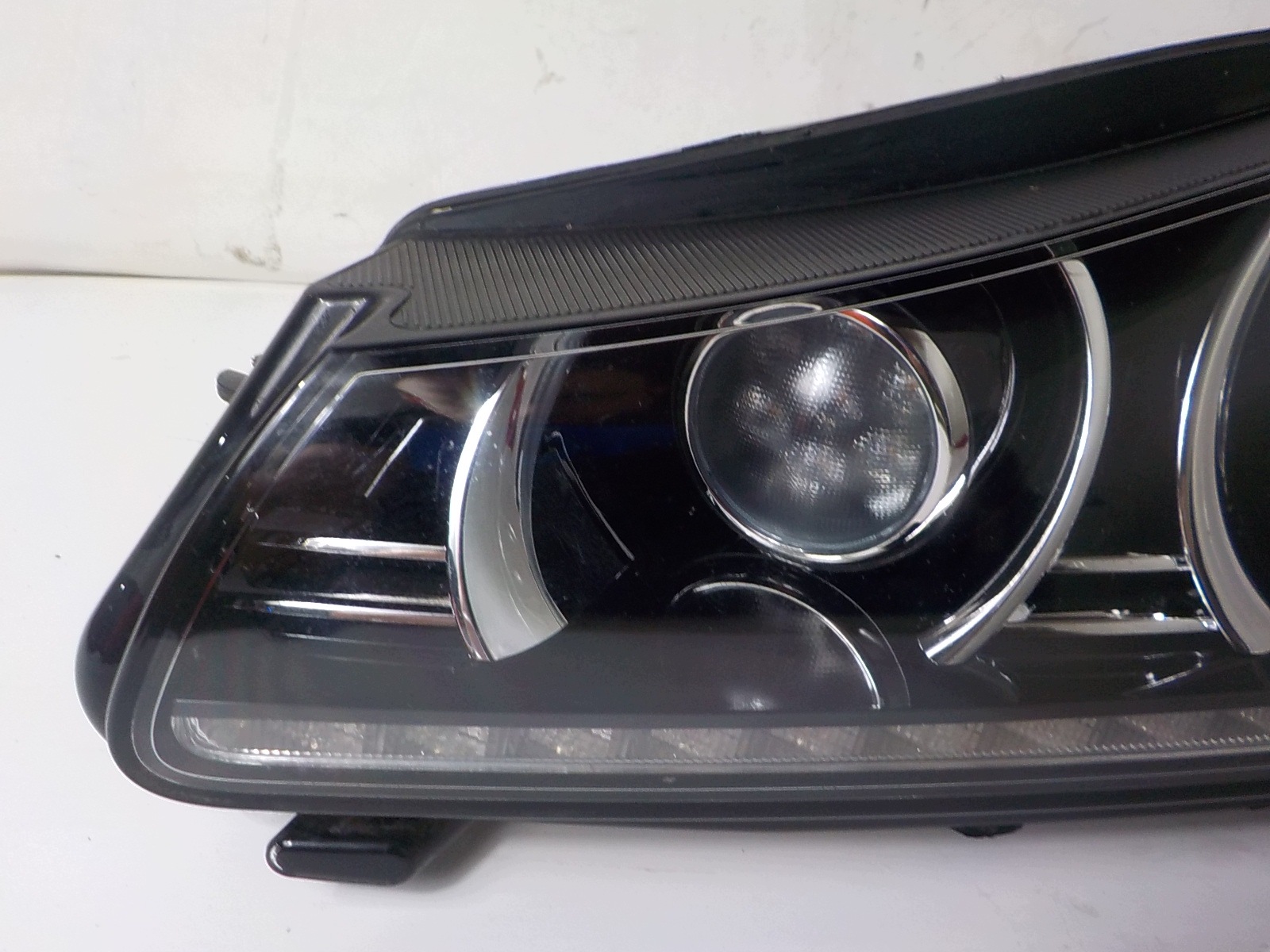 JAGUAR XF X250 XENON LIFT light left front front UK