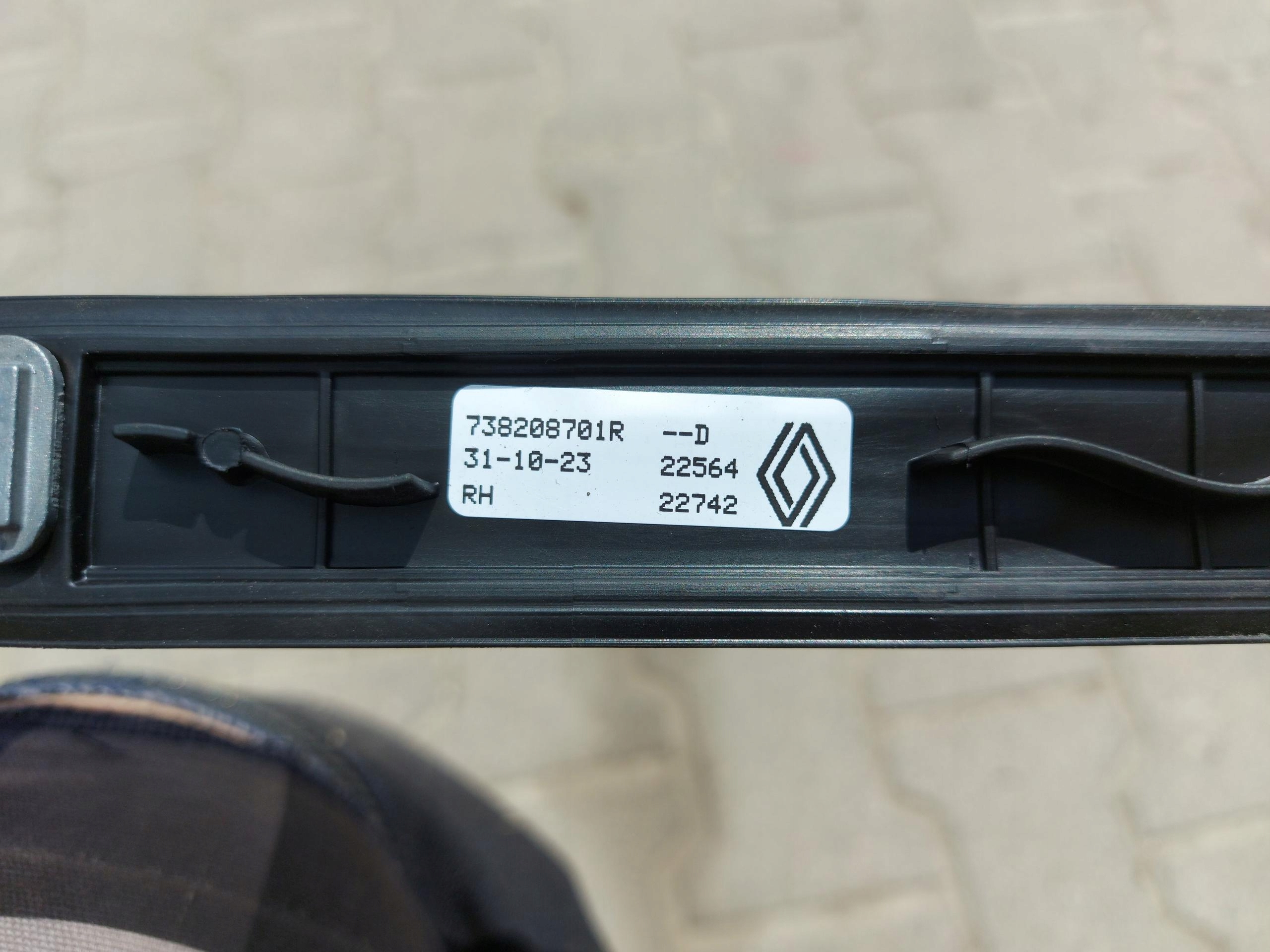 RENAULT AUSTRAL E Barres de toit longitudinales Toit 738210952R