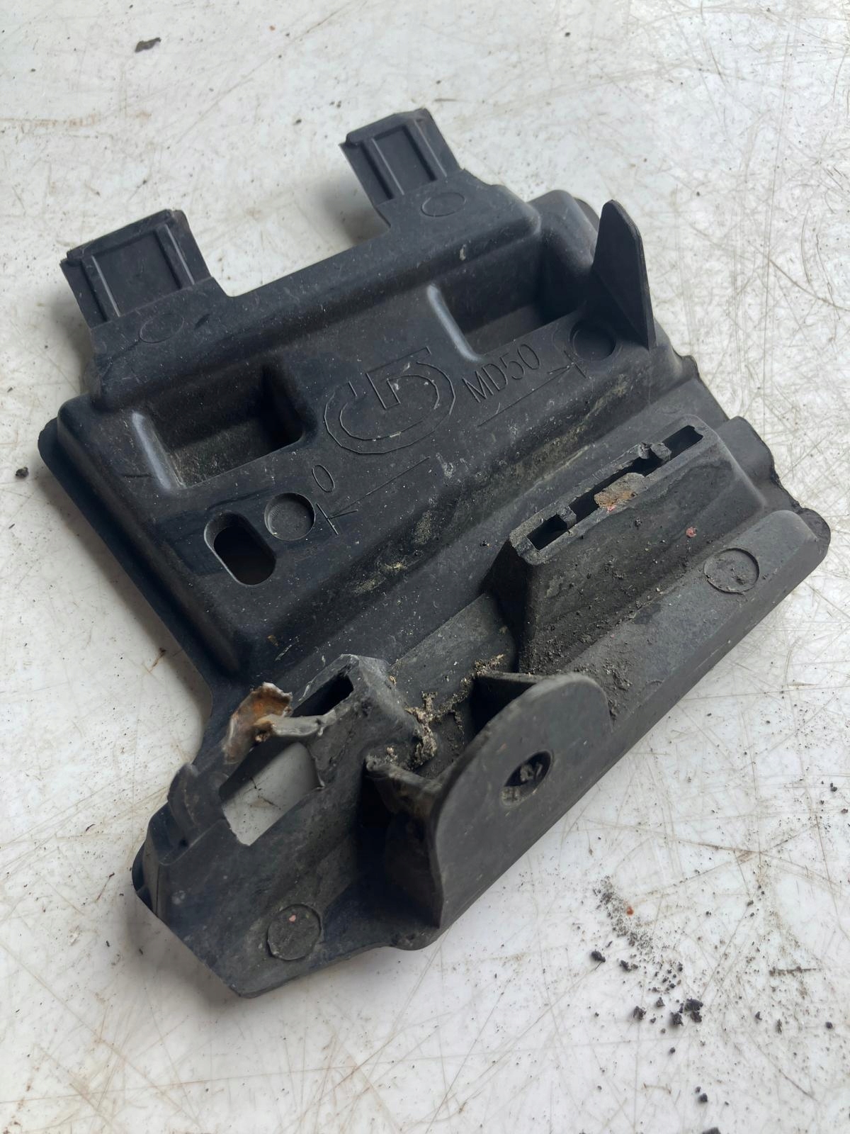 bumper bracket left front PEUGEOT 308 T9 LIFT AA38248539
