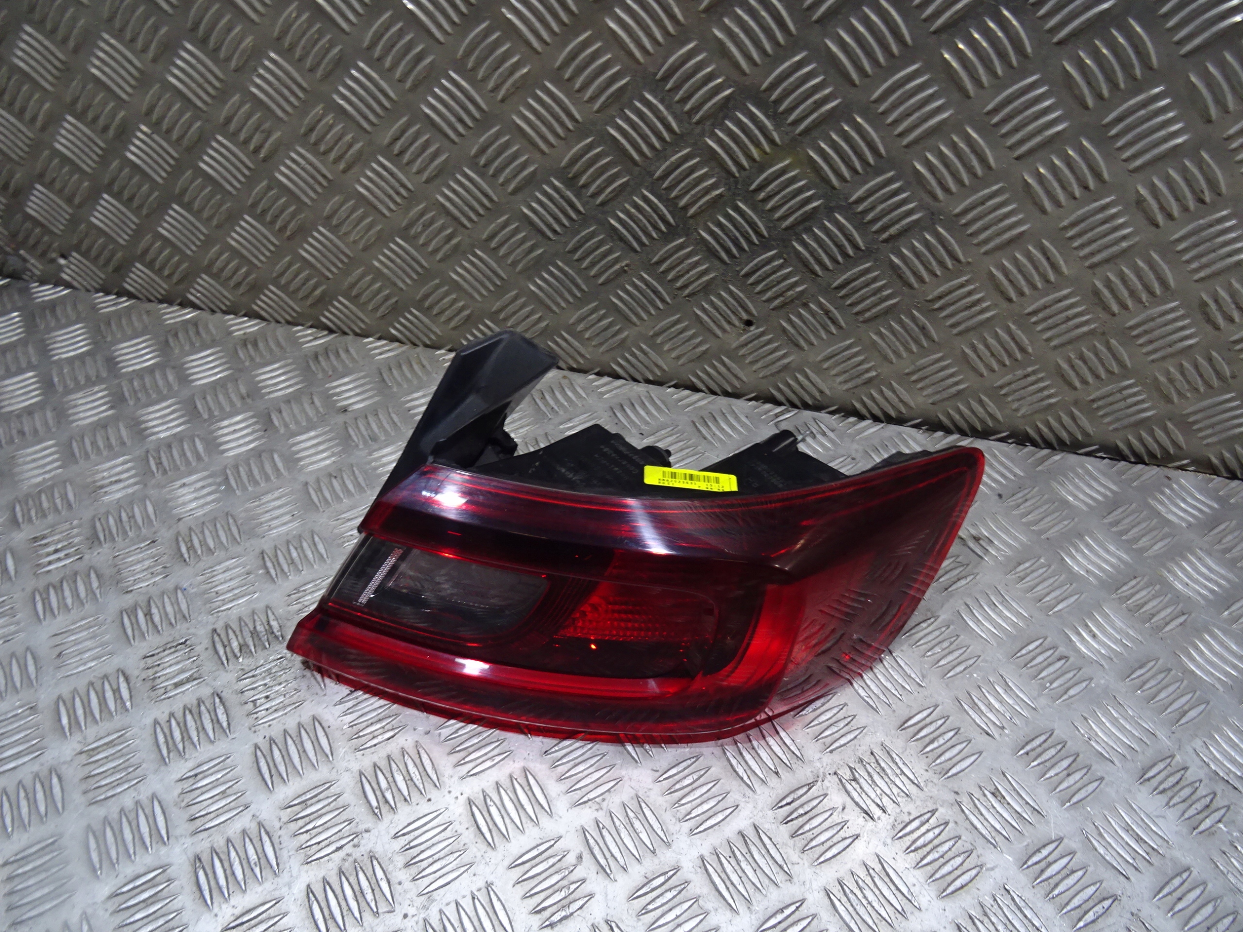 RENAULT ARKANA RS-LINE PRAWA TYLNA LAMPA IDEALNA