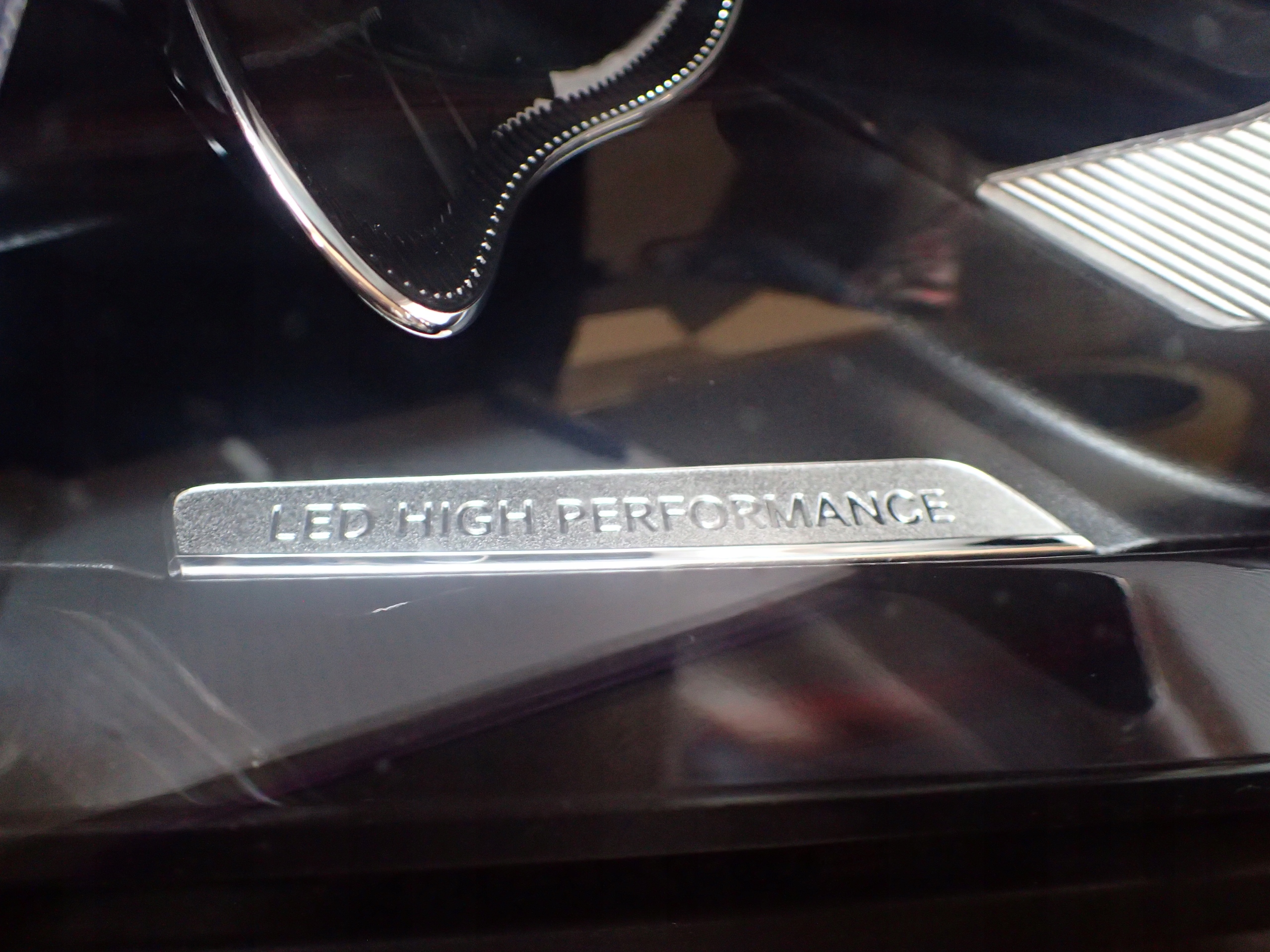 LAMPA PRZÓD PRAWA MERCEDES GLE W167 FULL LED LHP Strona zabudowy prawa