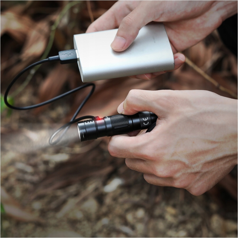 Latarka diodowa Fenix E09R 600lm 124m USB-C IP68 duraluminium Model E09R