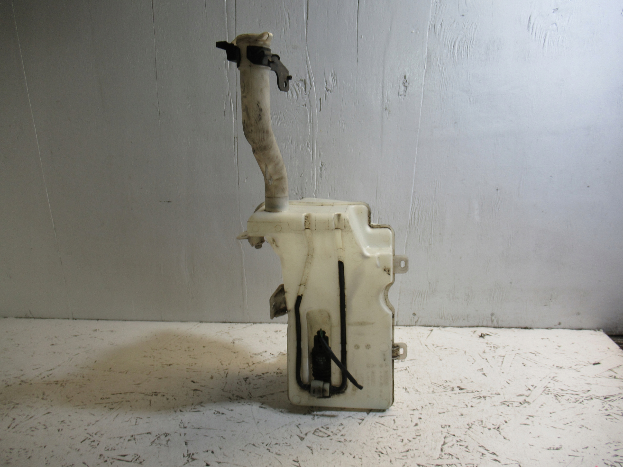 A4548600060 - Бачок омывателя MITSUBISHI COLT Z30