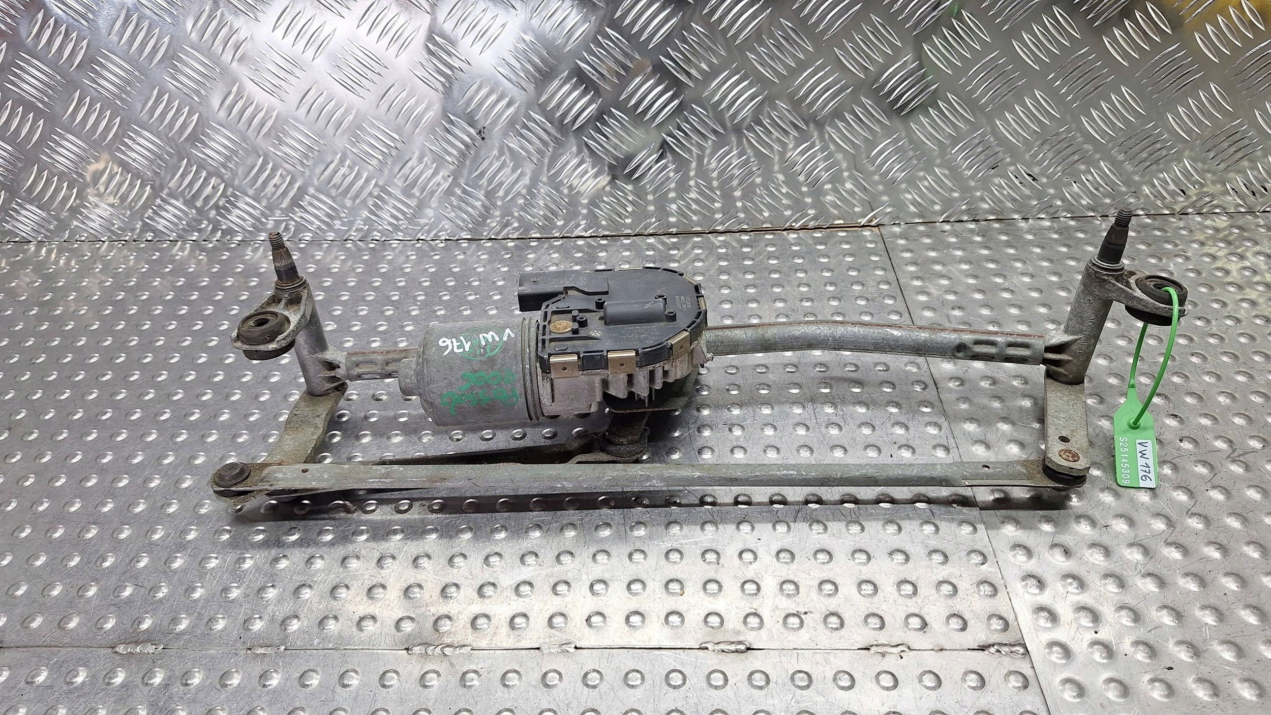 wiper mechanism front 3C1955023B 3C1955119 VW PASSAT B6