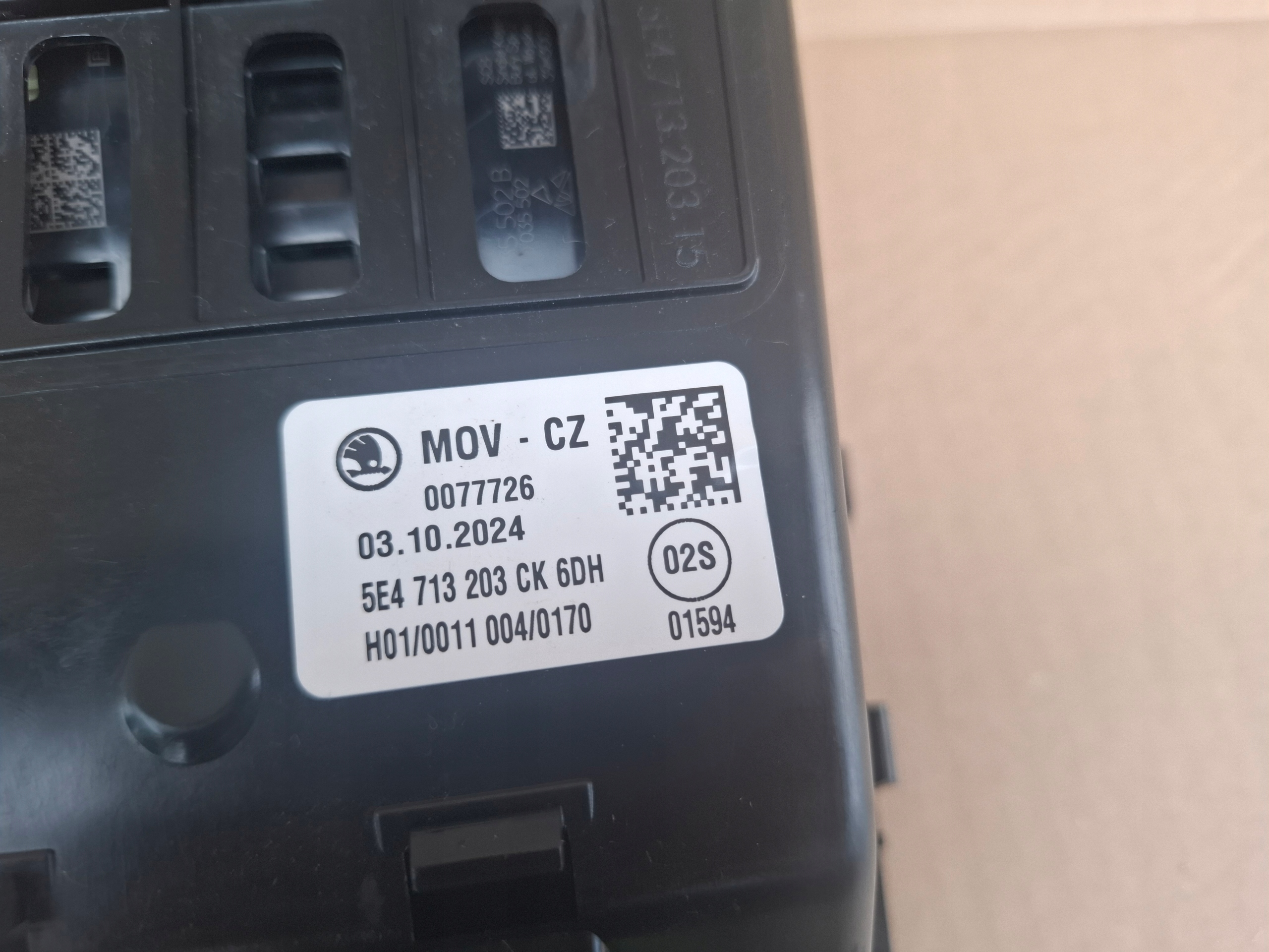 тунель панель переключатель выбора передач SKODA OCTAVIA IV 5E4