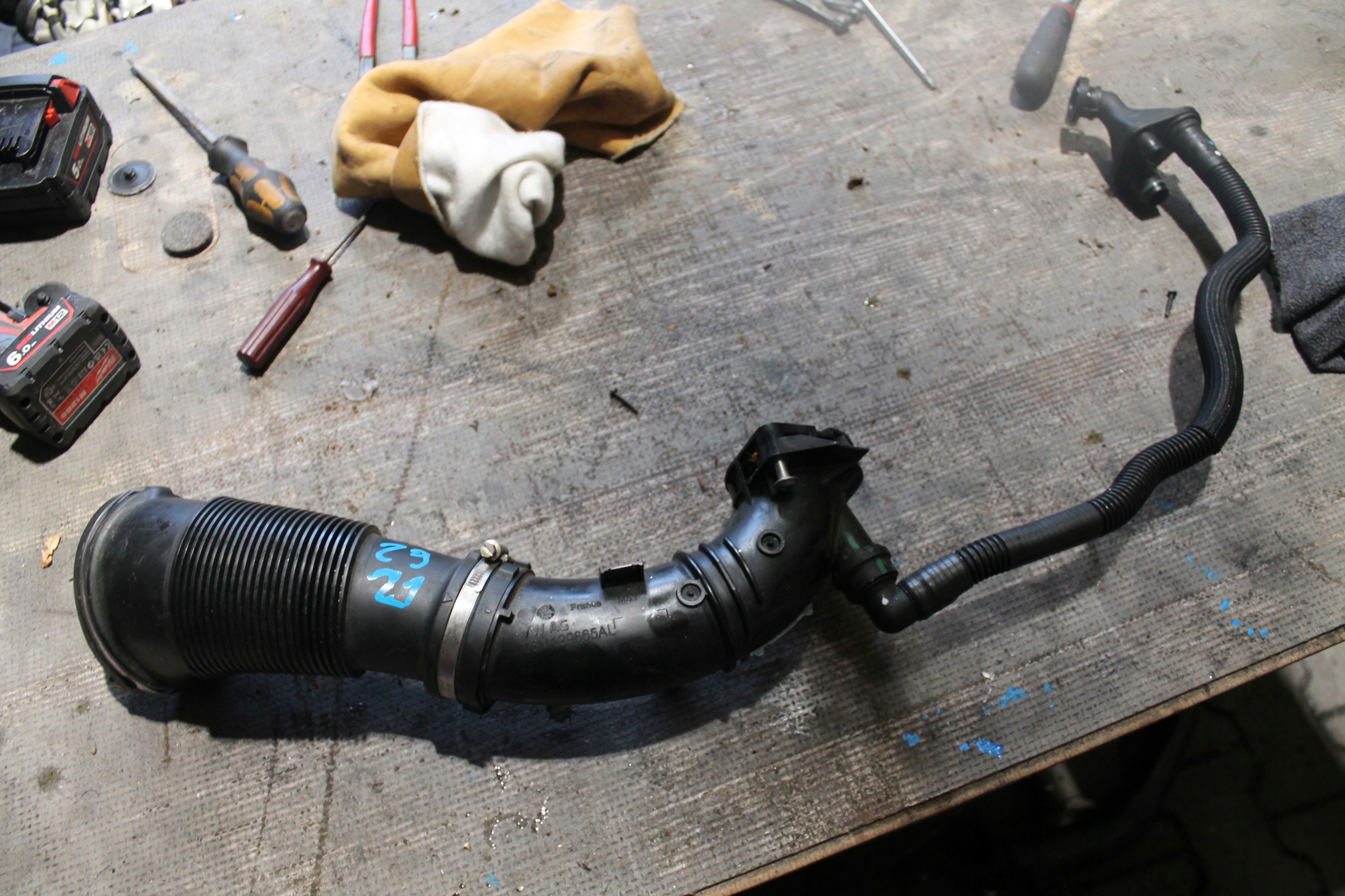 2921. hose pipe SSACY VW SKODA 06M129665AL