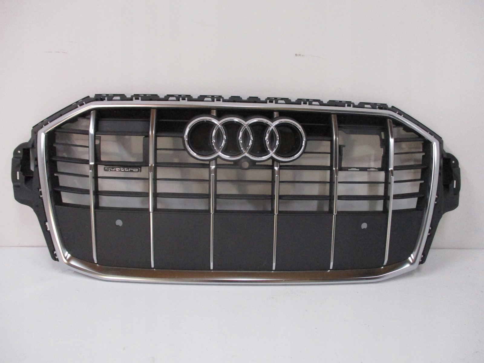 Grille AUDI Q7 4M0 4M0853651 KAMERA RADAR
