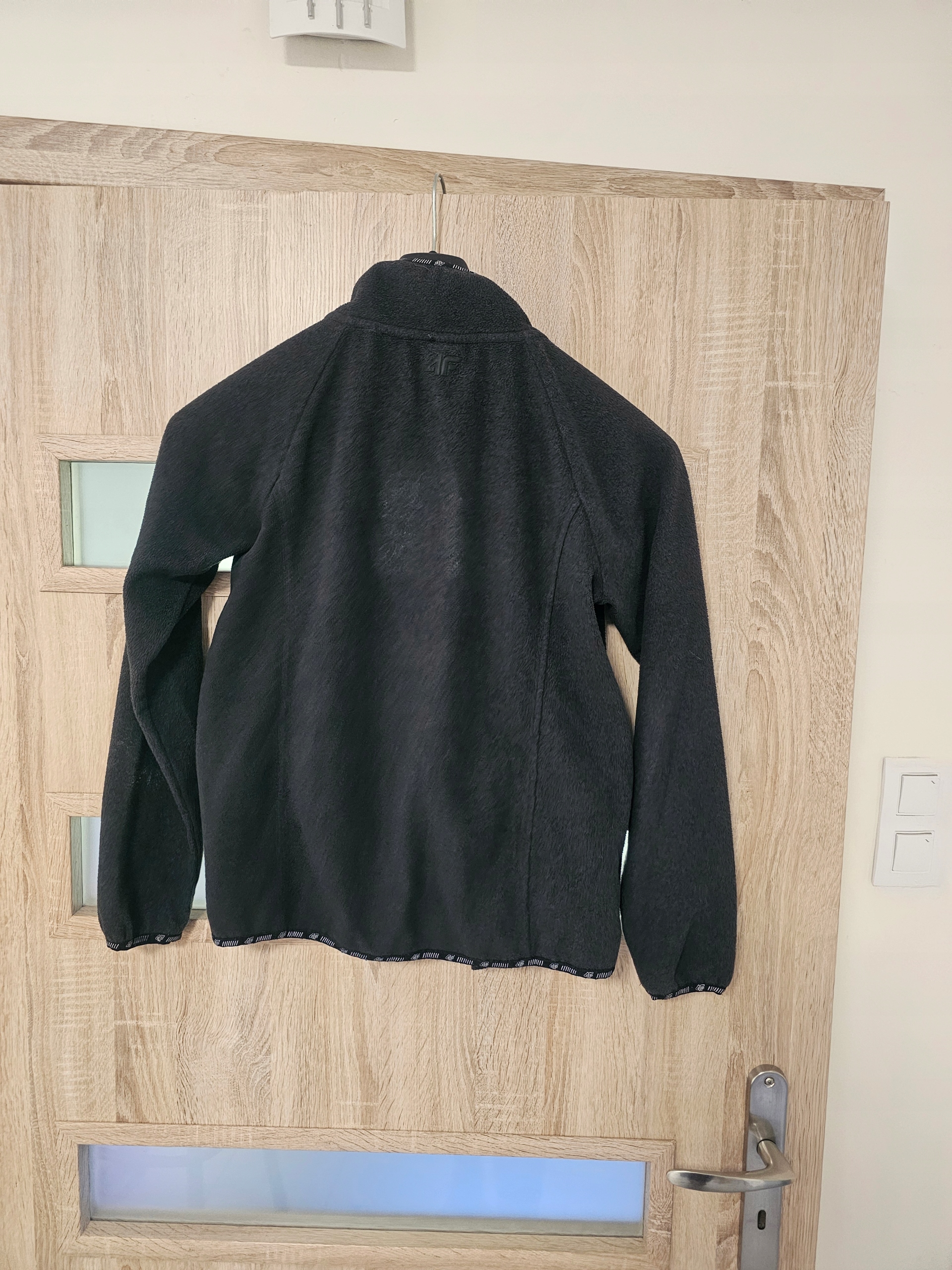 Bluza polar dziecięcy 4F rozmiar 158 Kolor czarny