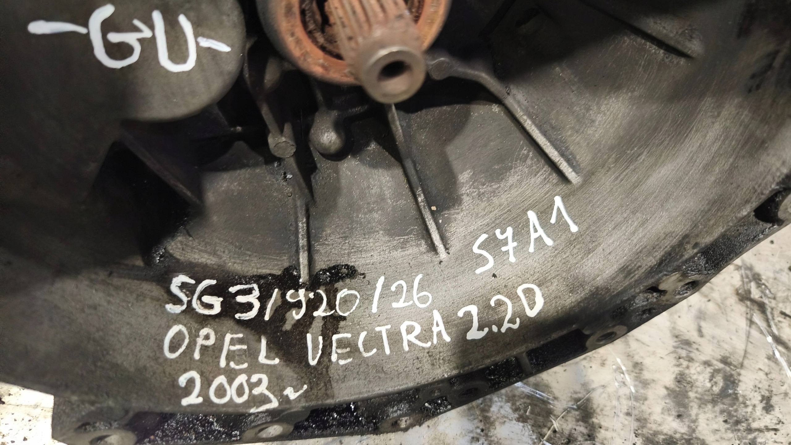 Getriebe OPEL VECTRA 2003r 2.2D GU 13101871
