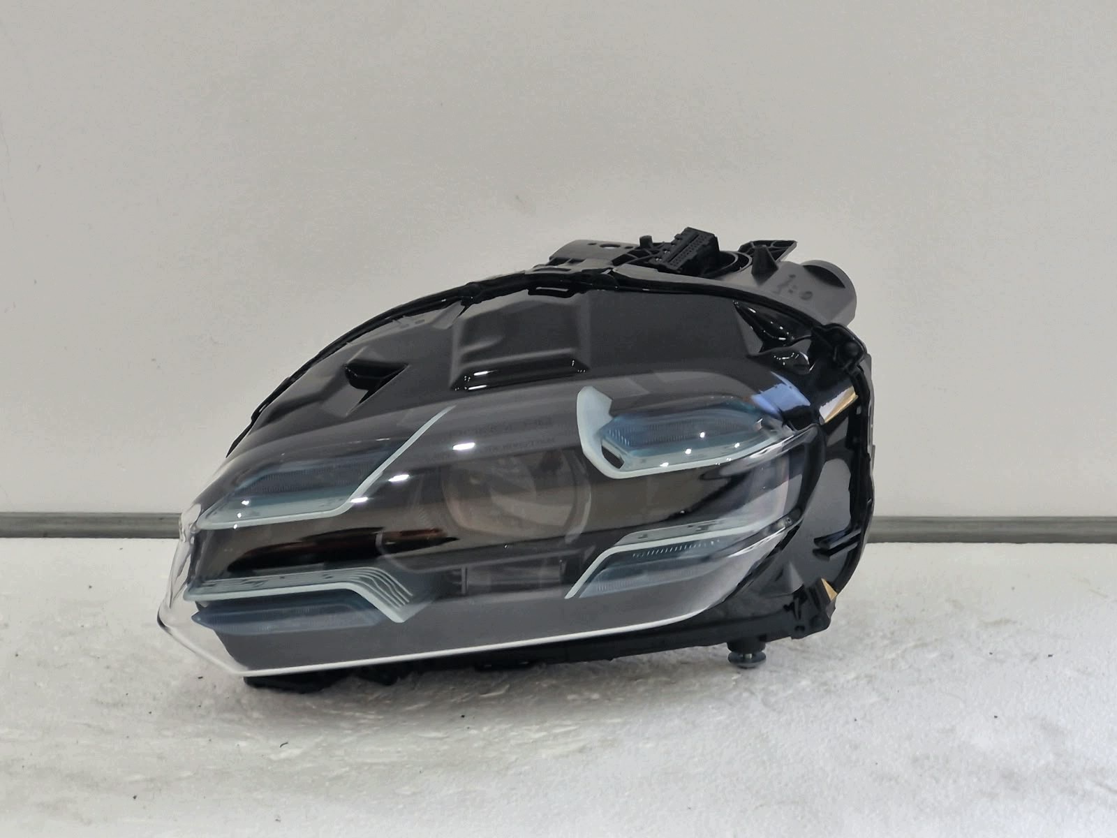 light left Porsche Taycan FULL LED Matrix