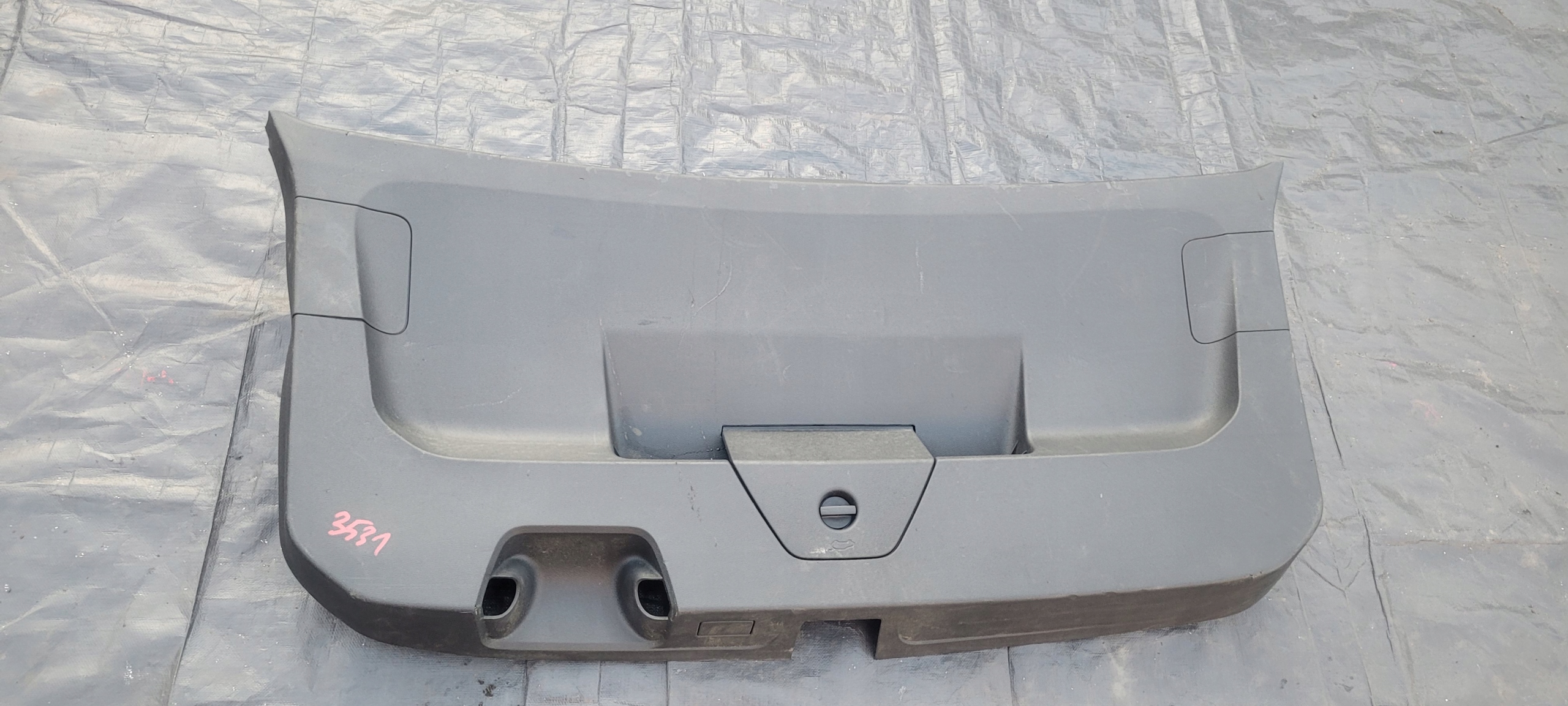 5TA867601C mih8 - КРЫШКА БАГАЖНИКА ЗАДНЯЯ ОТДЕЛКА БЕКОН VW TOURAN III