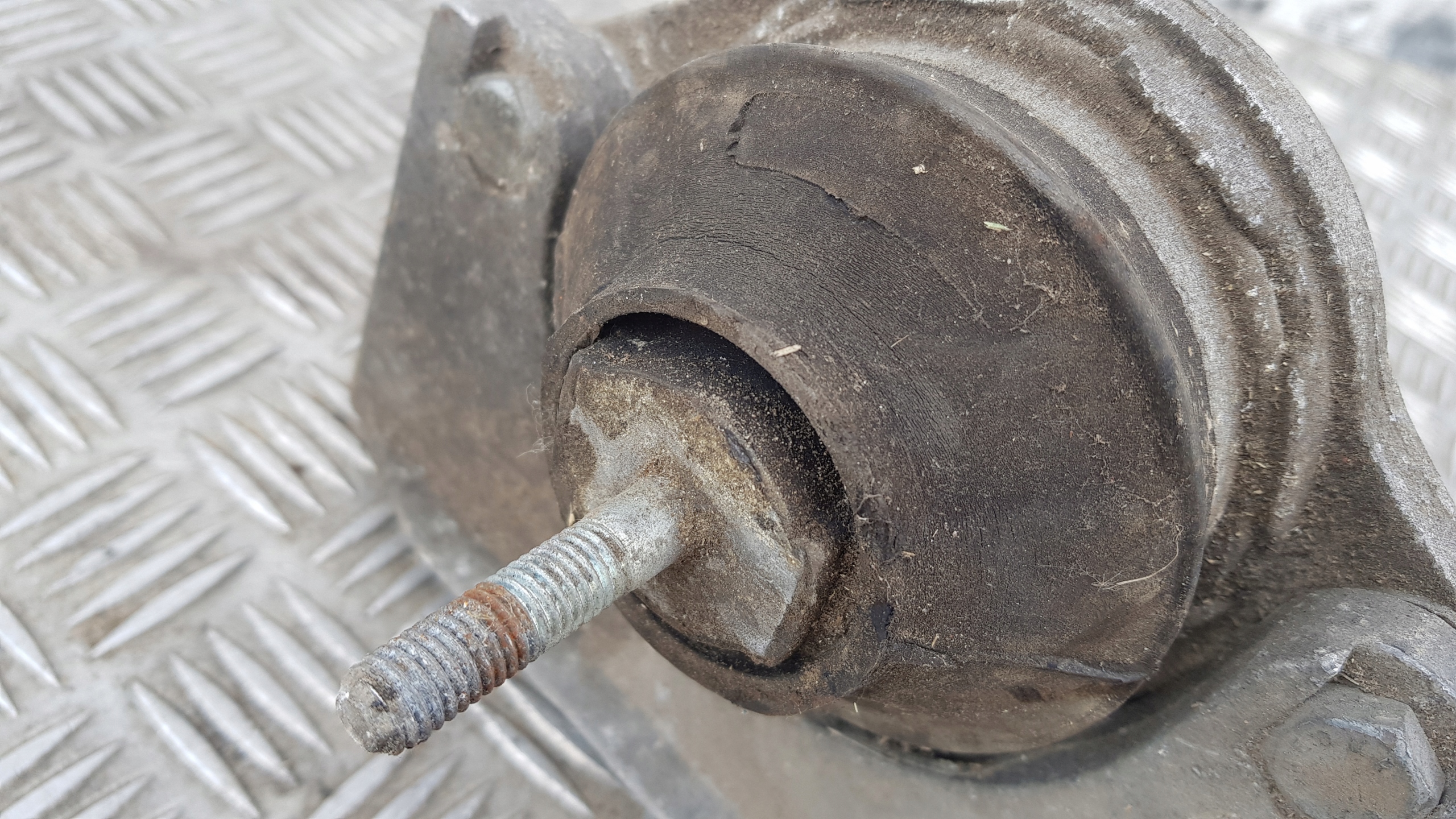 AUDI A6 C4 engine mount airbag 4a0199353a