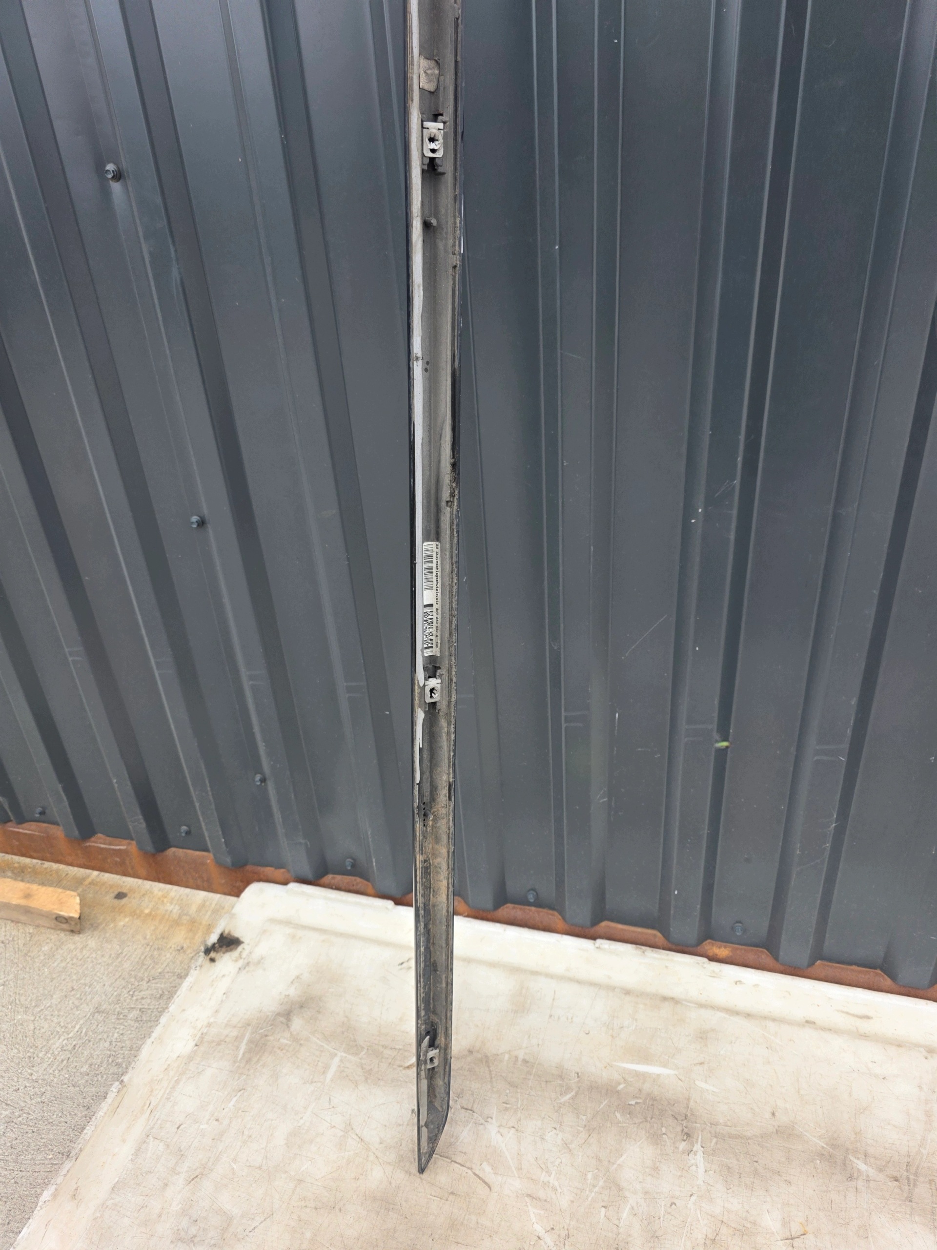moulding threshold right AUDI A4 B9 LIFT S LINE 8W0853932A LY9B original !!!