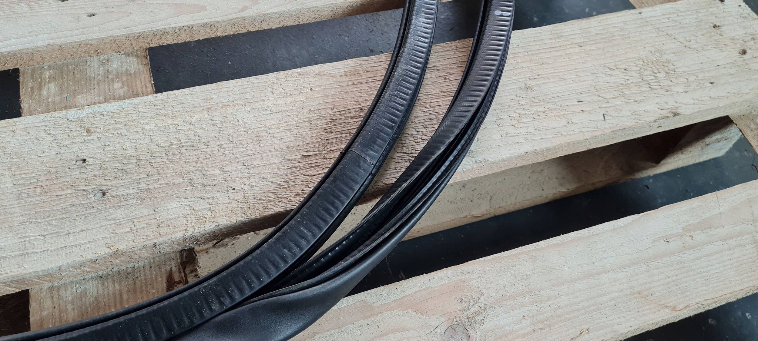 Chrysler Pacifica 2022 gasket door rubber right right front