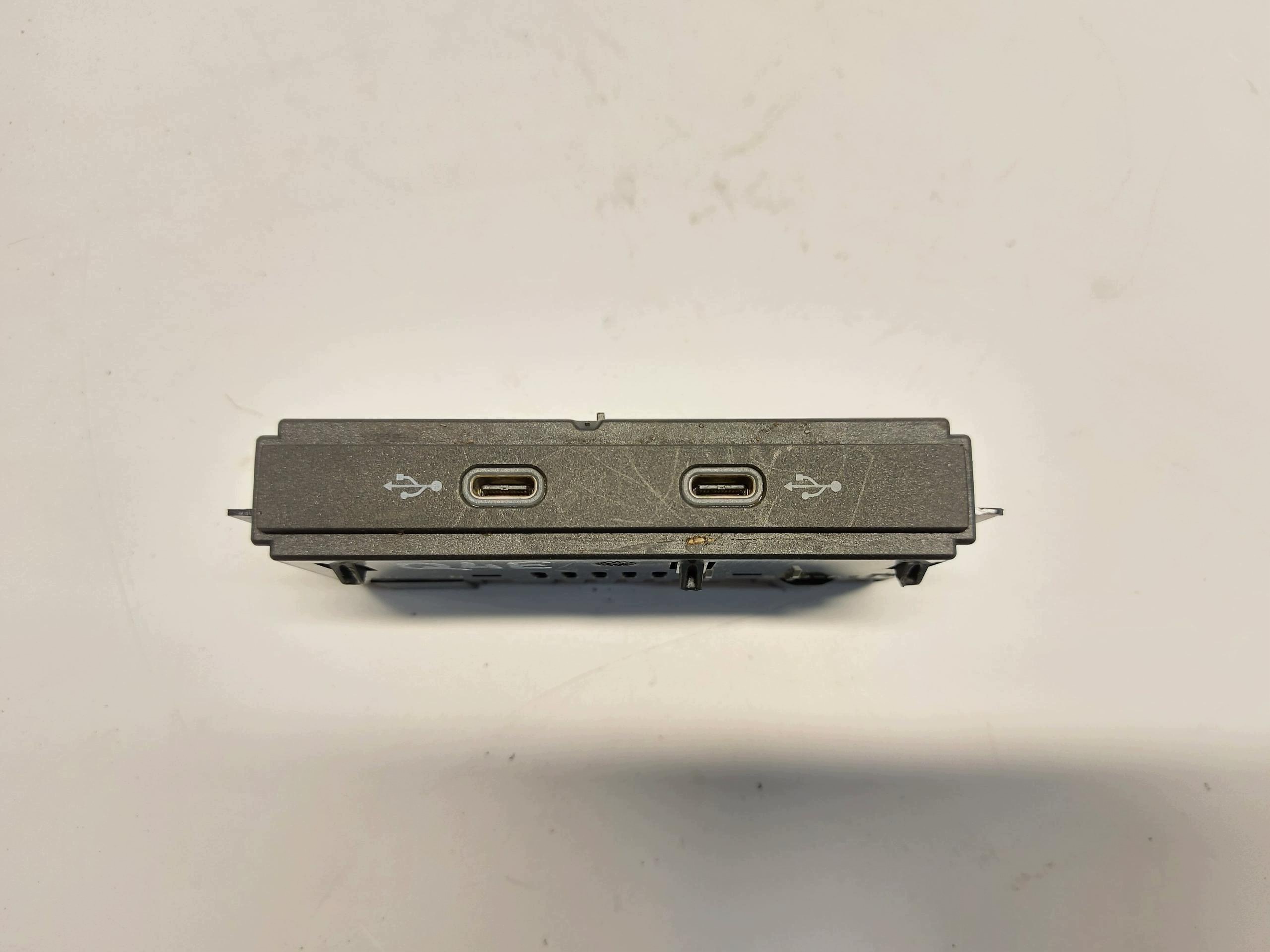 Audi Q4 89A 45 E-TRON , SUV, 2023 adapter, stecker stecker PORT USB 89A035736