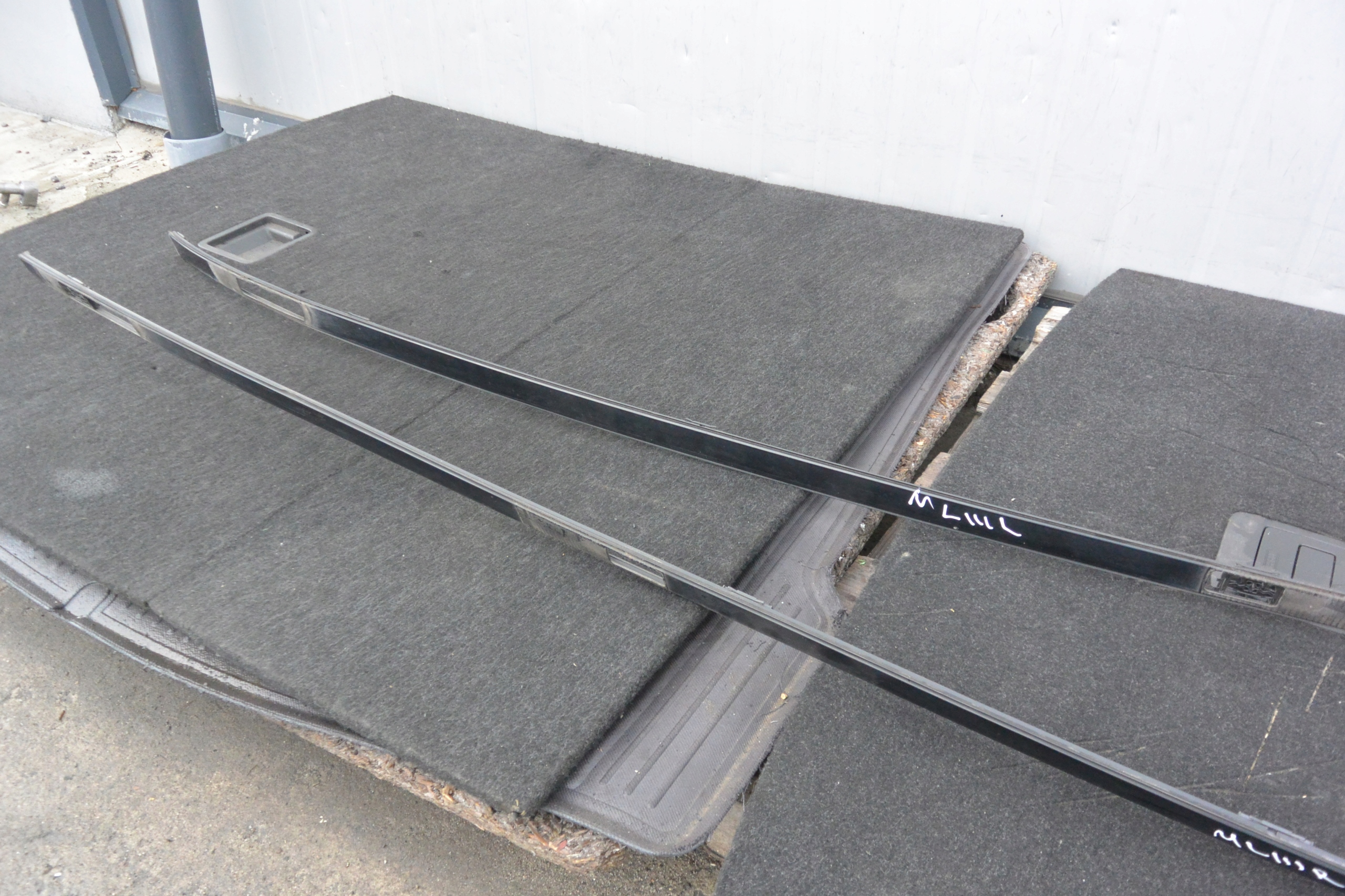 RELINGI DACHOWE KPL MERCEDES ML W164 LIFT Part number A1646903080 A1646902980