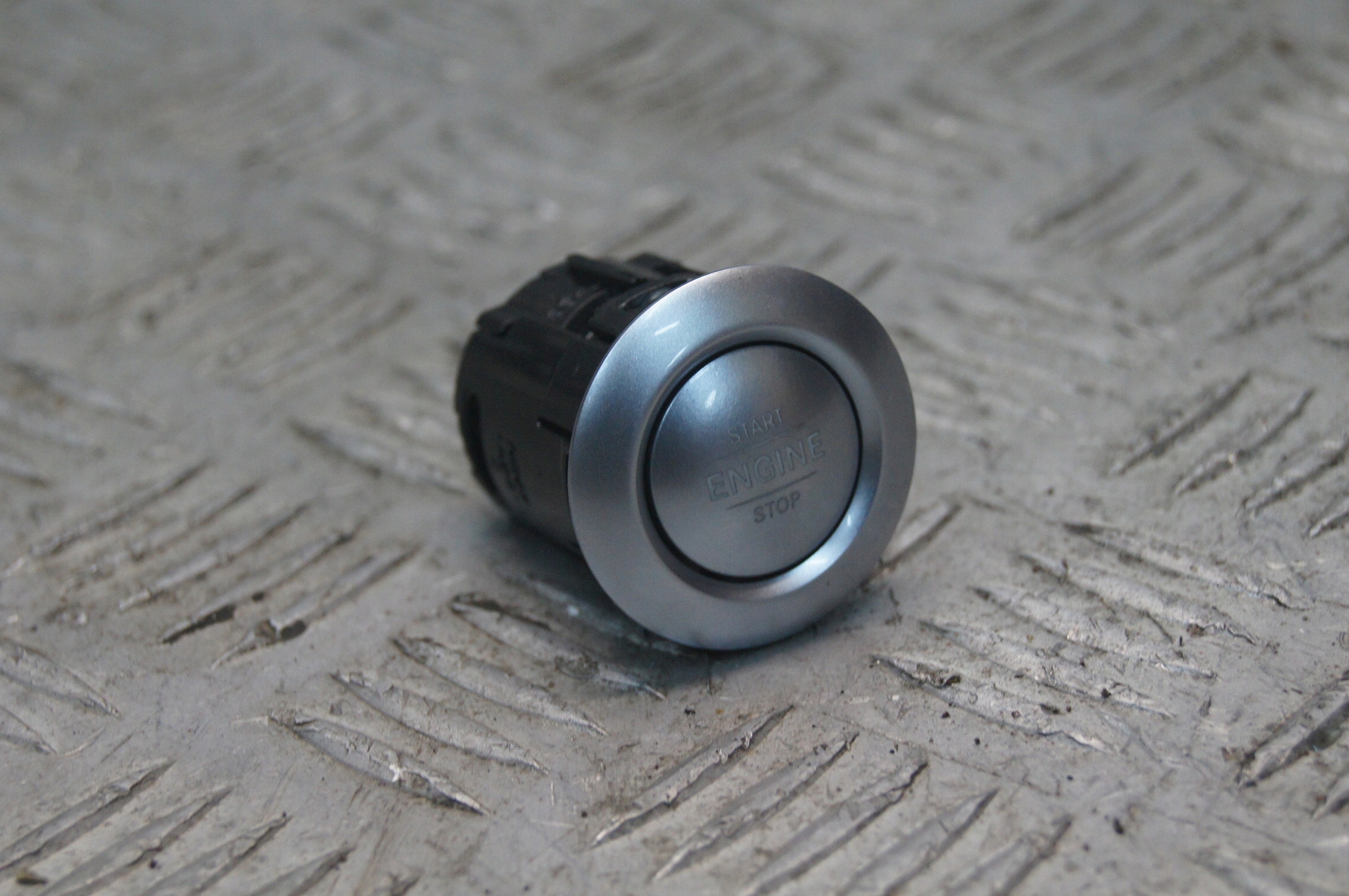 Mercedes X-Class w470 кнопка Start Stop