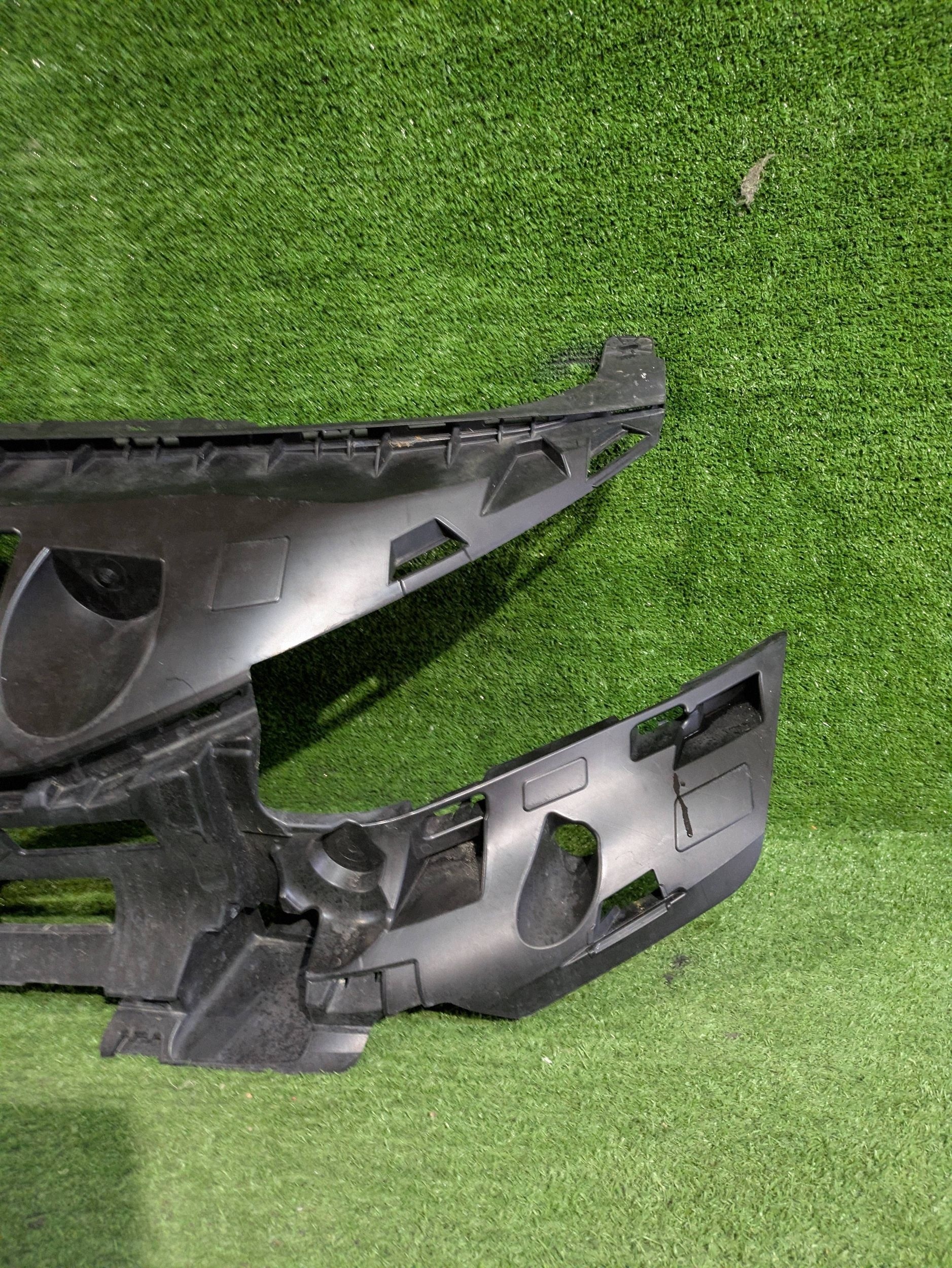 pillar support GRILLA PEUGEOT 3008 5008 II NR.A267
