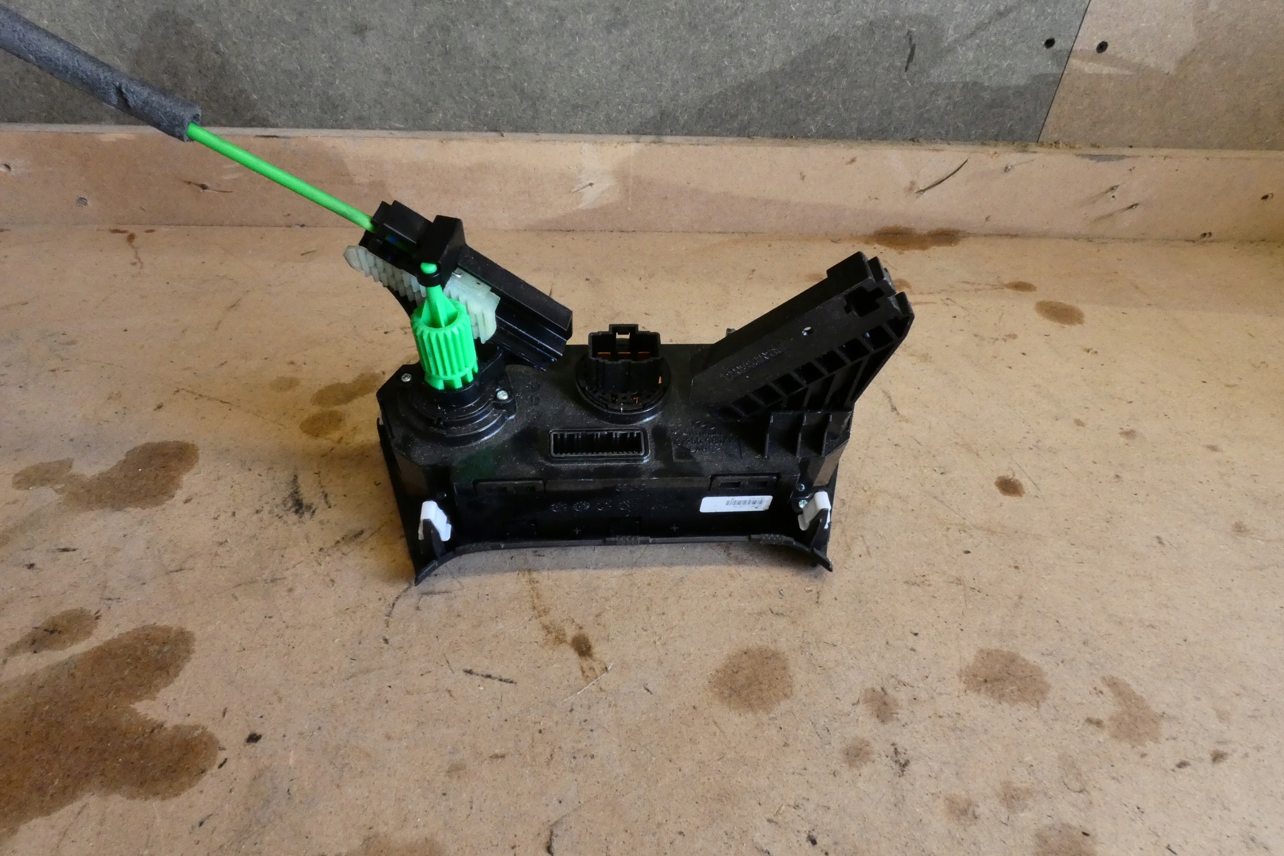 control panel of the air conditioning switch air conditioning devices HYUNDAI I20 II 97250C8010