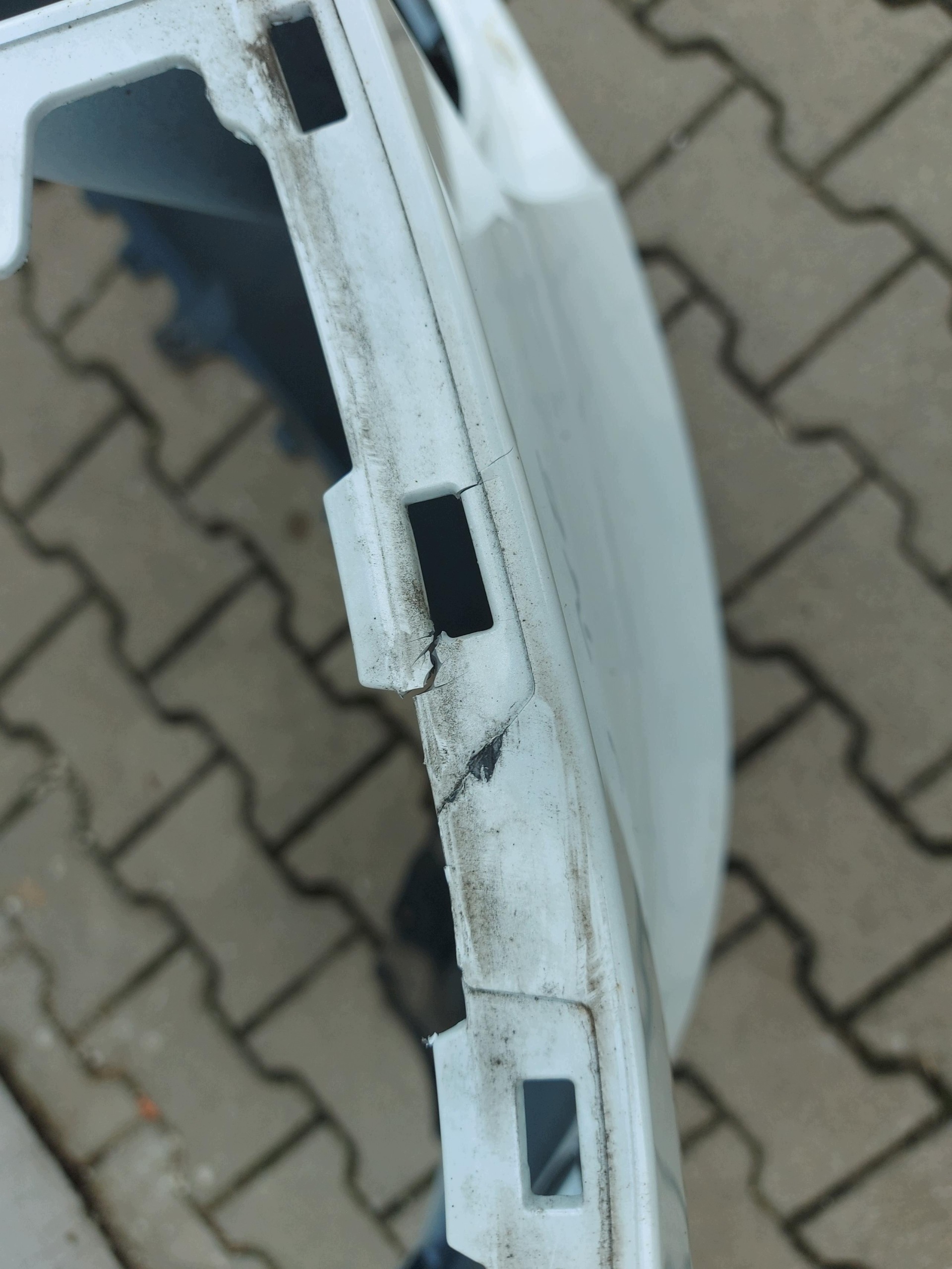 TESLA MODEL Y 2024r bumper rear part rear bialy PPSW