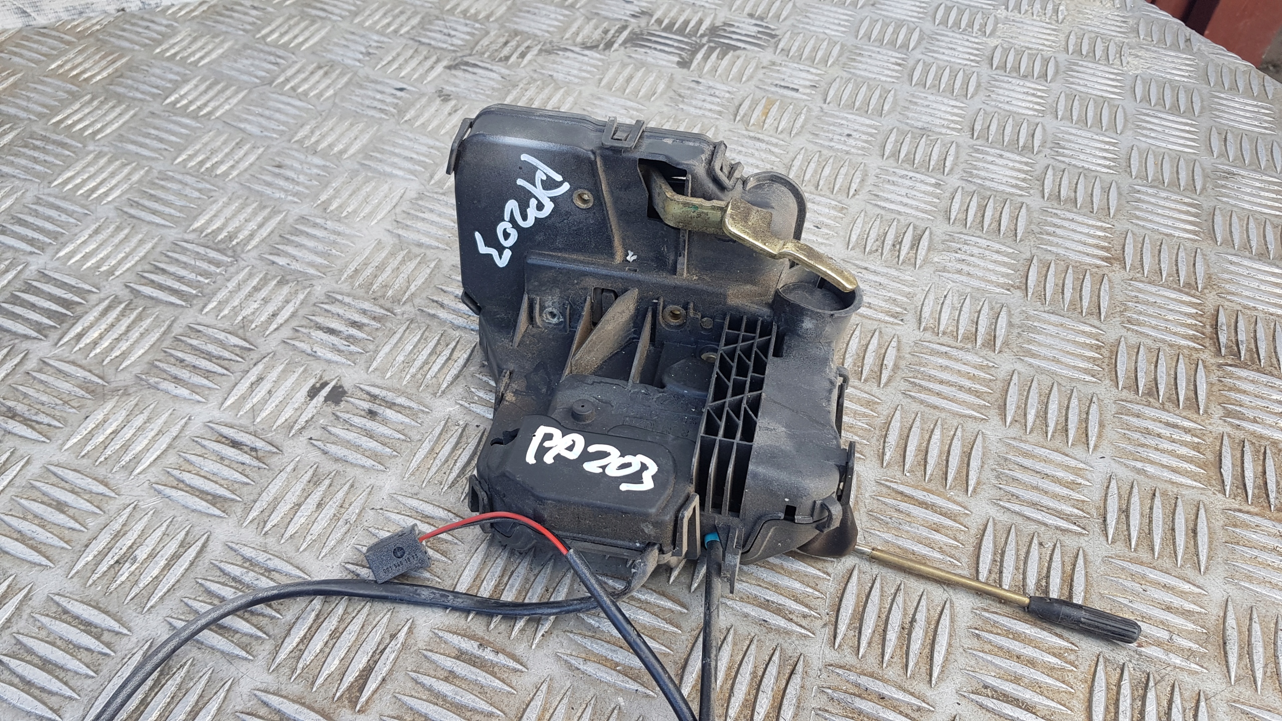 MERCEDES W203 lock door right front EUROPA
