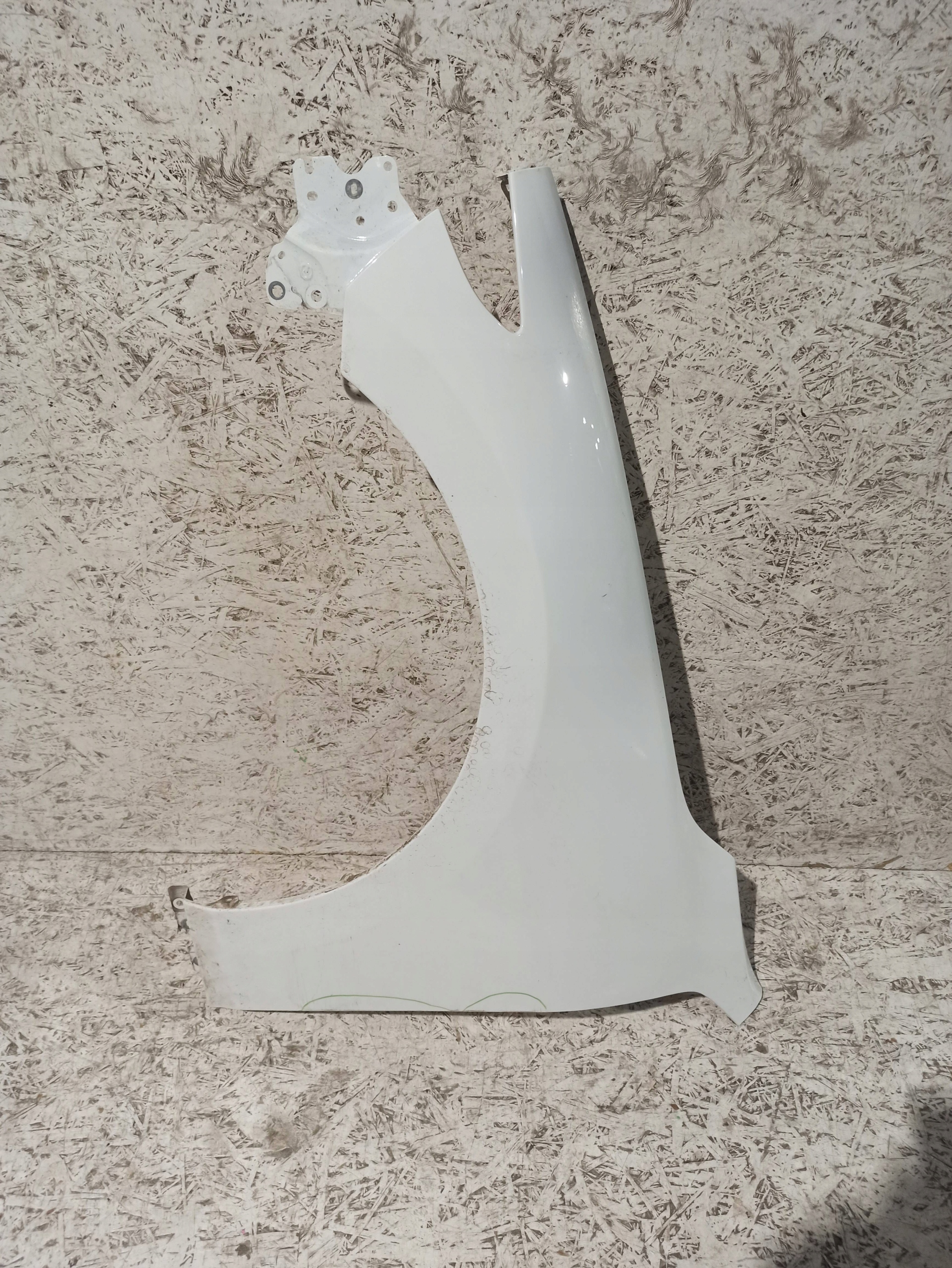 MAZDA 3 III BŁOTNIK LEWY PRZÓD PRZEDNI