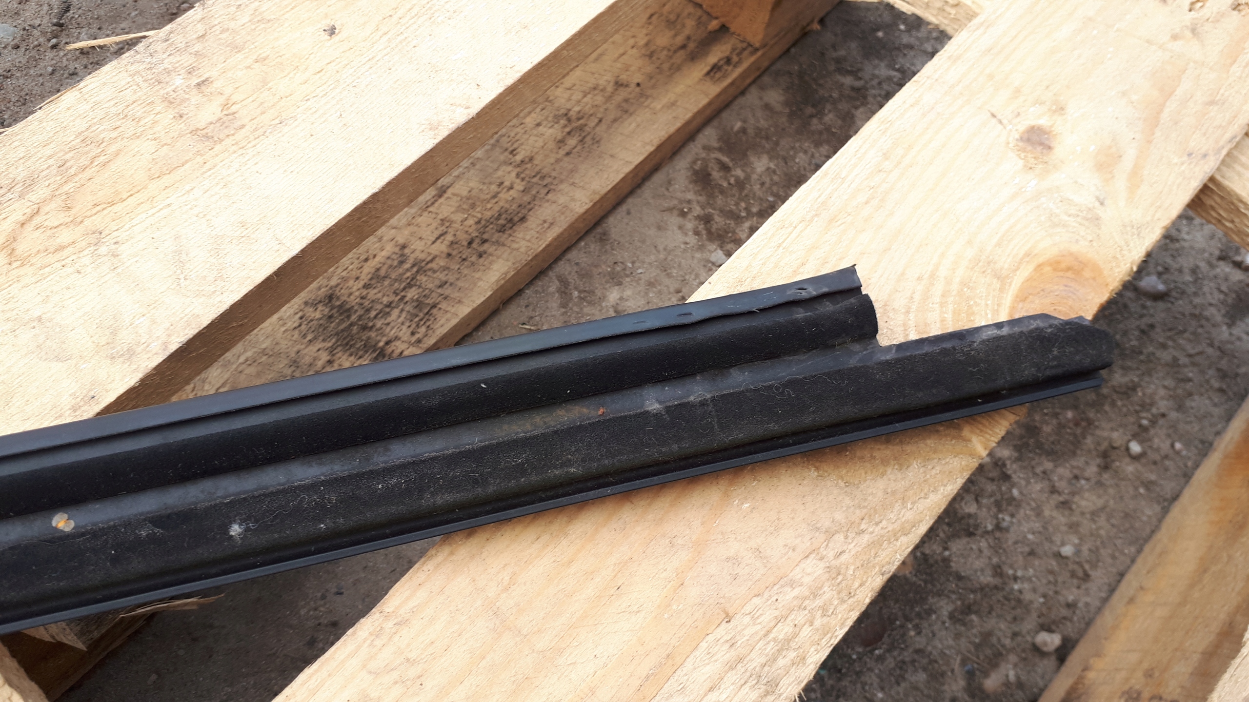 A7 4G S7 moulding dust door left rear part SLINE