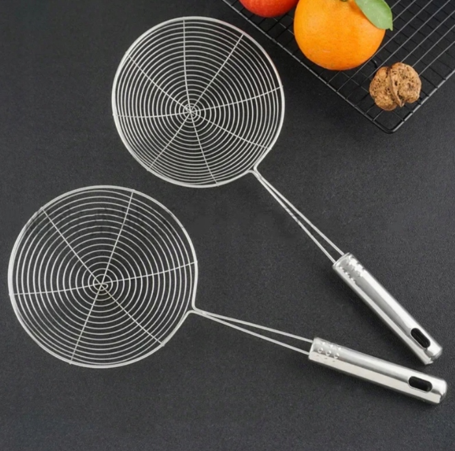 V2 METALOWA ŁYŻKA CEDZAKOWA SITKO CEDZAK ŁOPATKA KUCHENNA Kolor srebrny