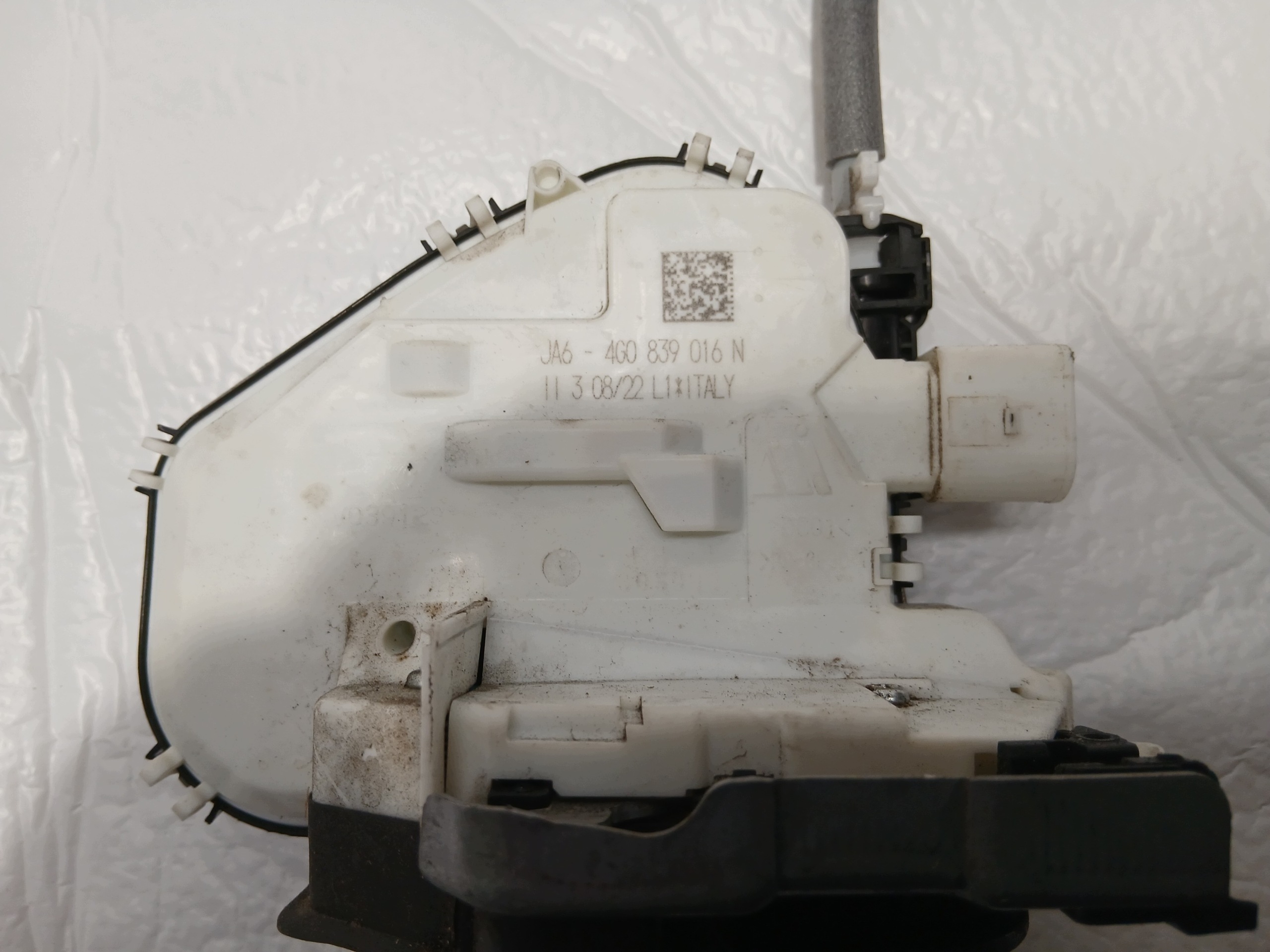 AUDI A4 B9 lock door right rear part 4G0839016N
