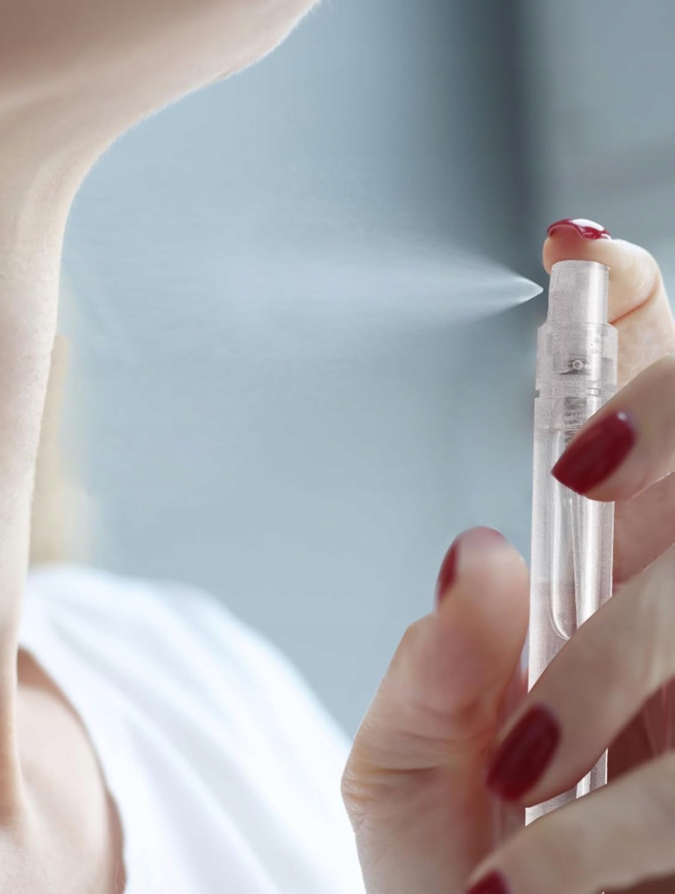 BUTELECZKA NA PERFUMY FIOLKA PLASTIKOWA ATOMIZER WCISKANY PODRÓŻNY 10 ML Pojemność 10 ml