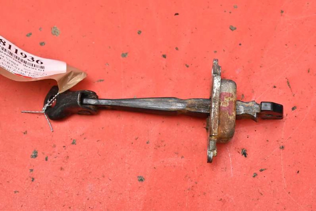 limiter door left rear part KIA VENGA 1 and 10-14