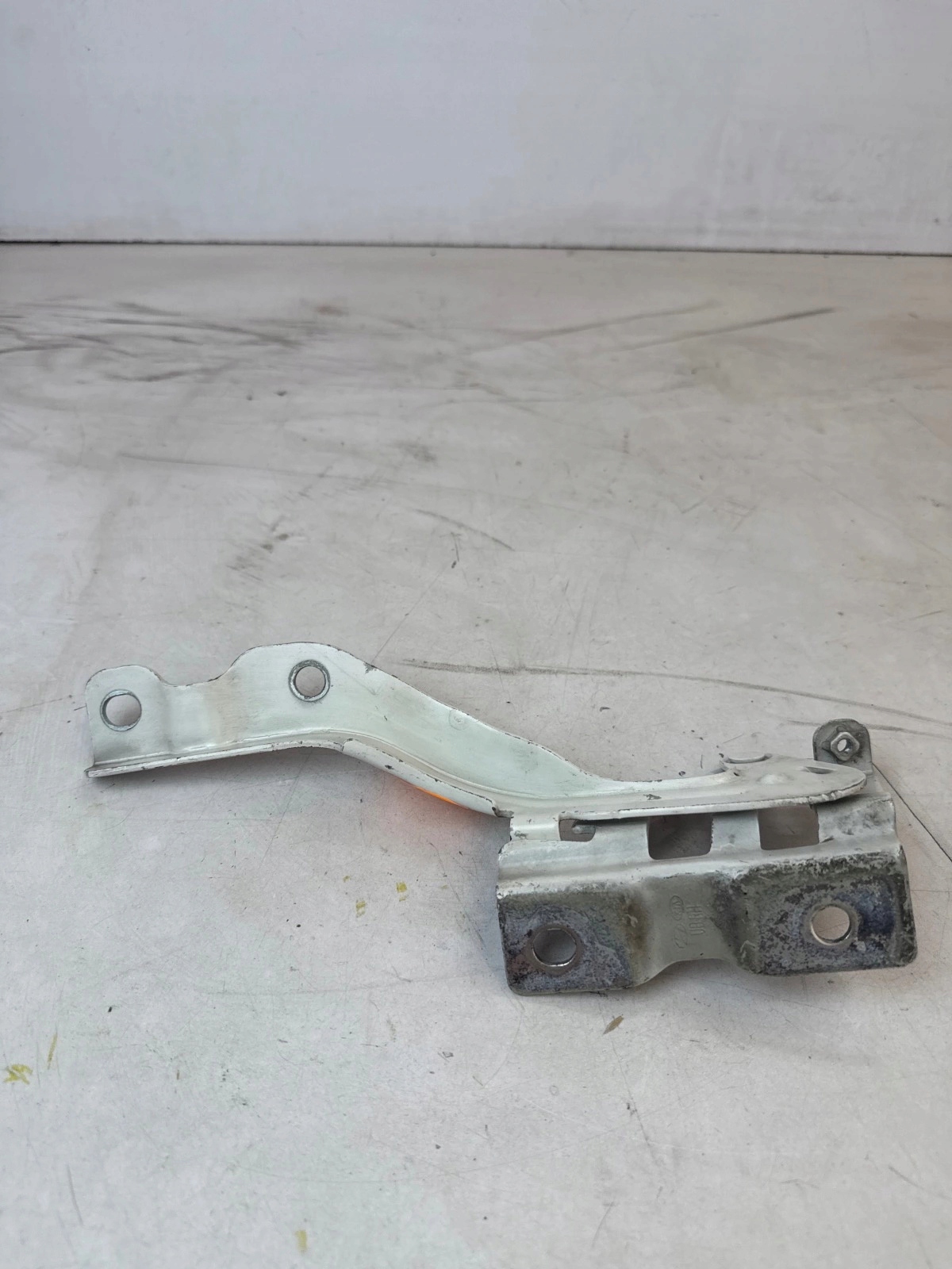 hinge bonnets front front right Kia Rio III