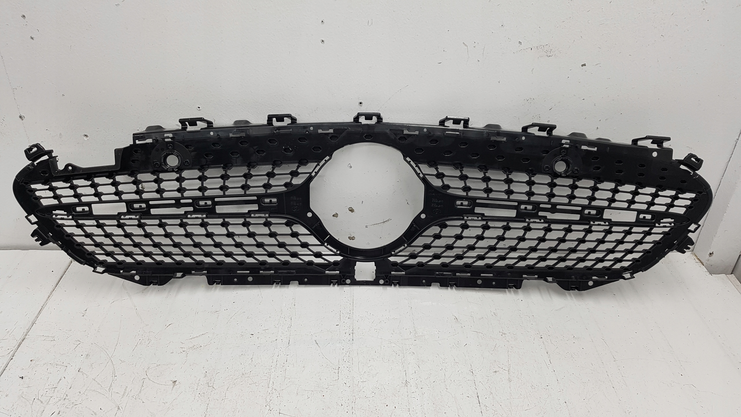 MERCEDES CLS W257 AMG KAMERA GRILL ATRAPA Waga produktu z opakowaniem jednostkowym 2 kg