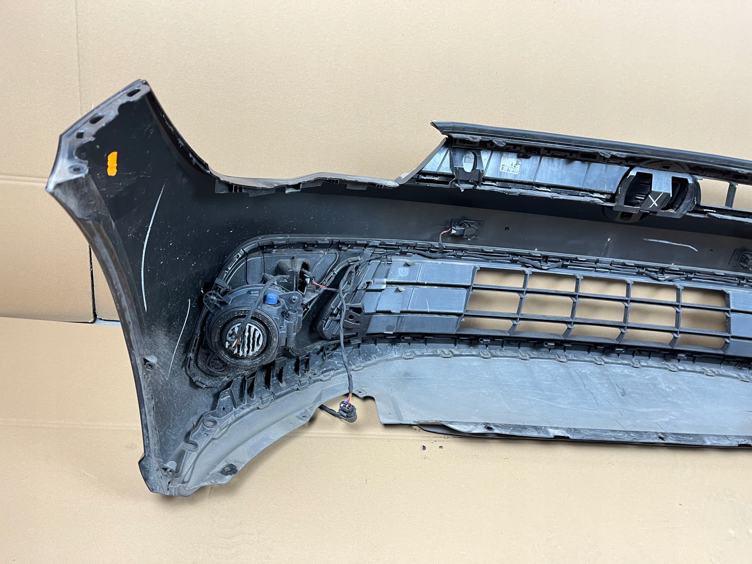 front bumper POLO VI 2G0 LIFT 4XPDC LC9X