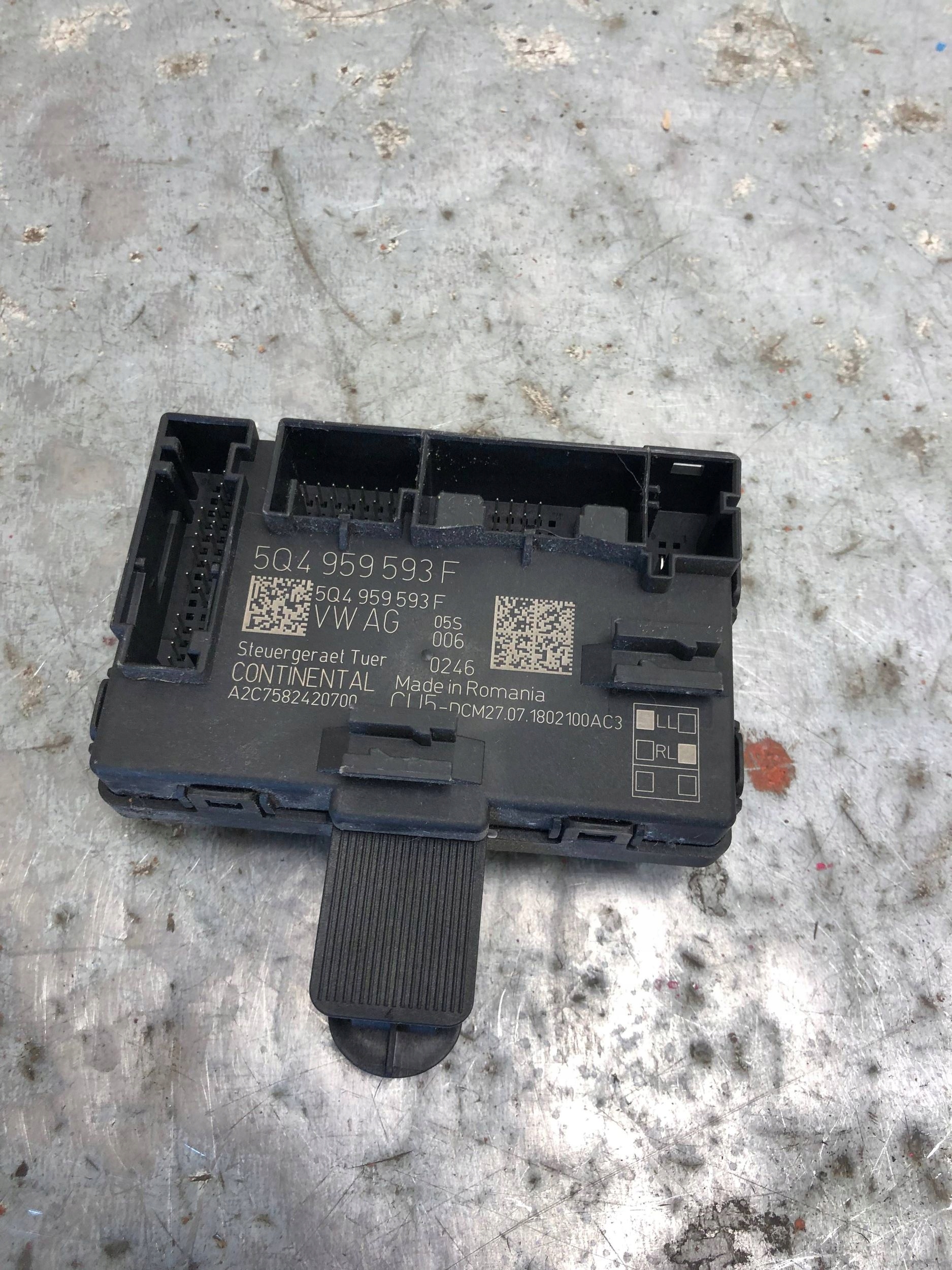 module control unit door left front VW CRAFTER II MAN TGE 5Q4959593F