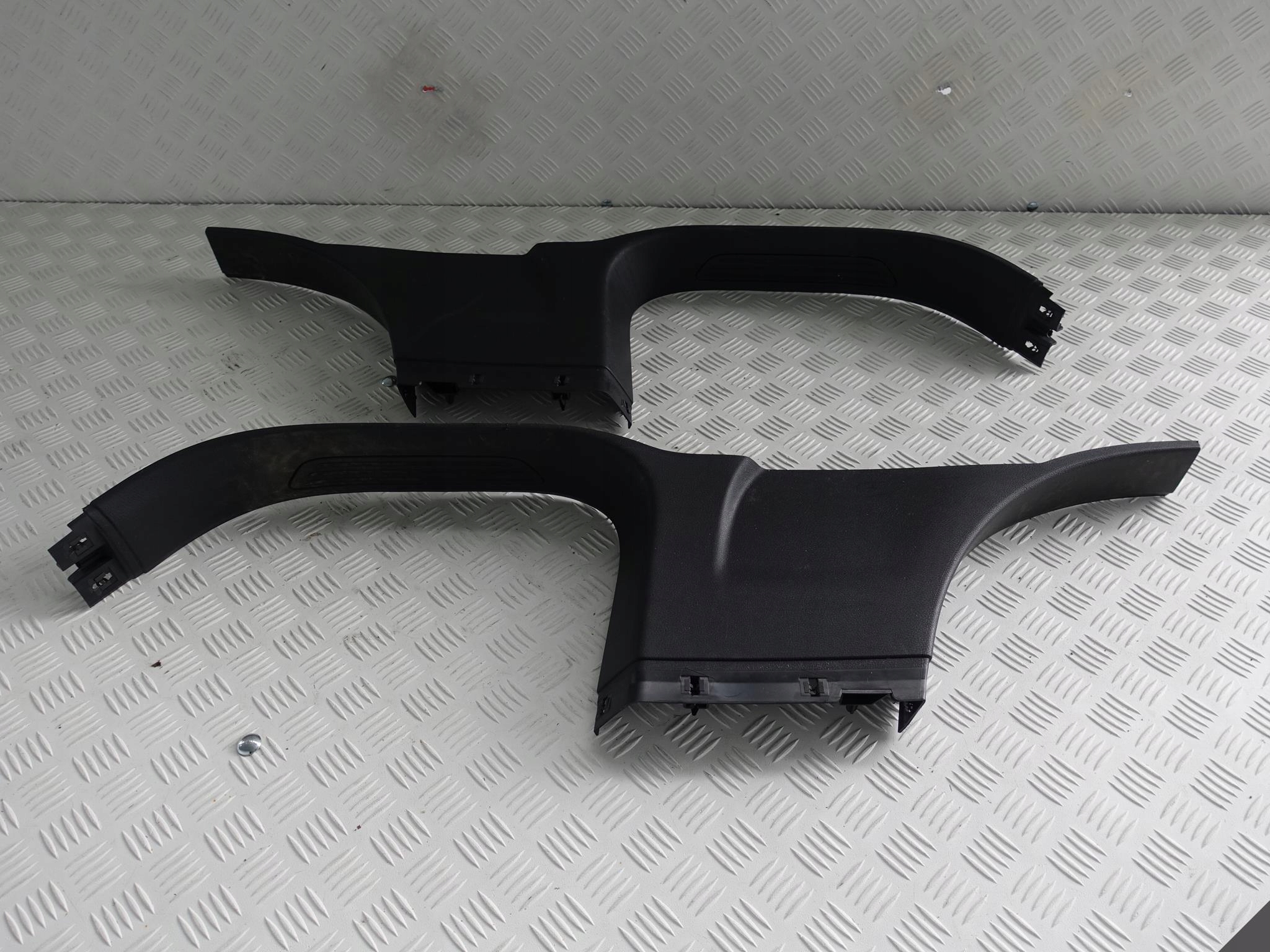 7P5853370D 7P5853369K - CAYENNE 7P5 11-ПОЛЮСНЫЙ ЗАЩИТНЫЙ ПОРОГ L ИЛИ P ЧЕРНЫЙ