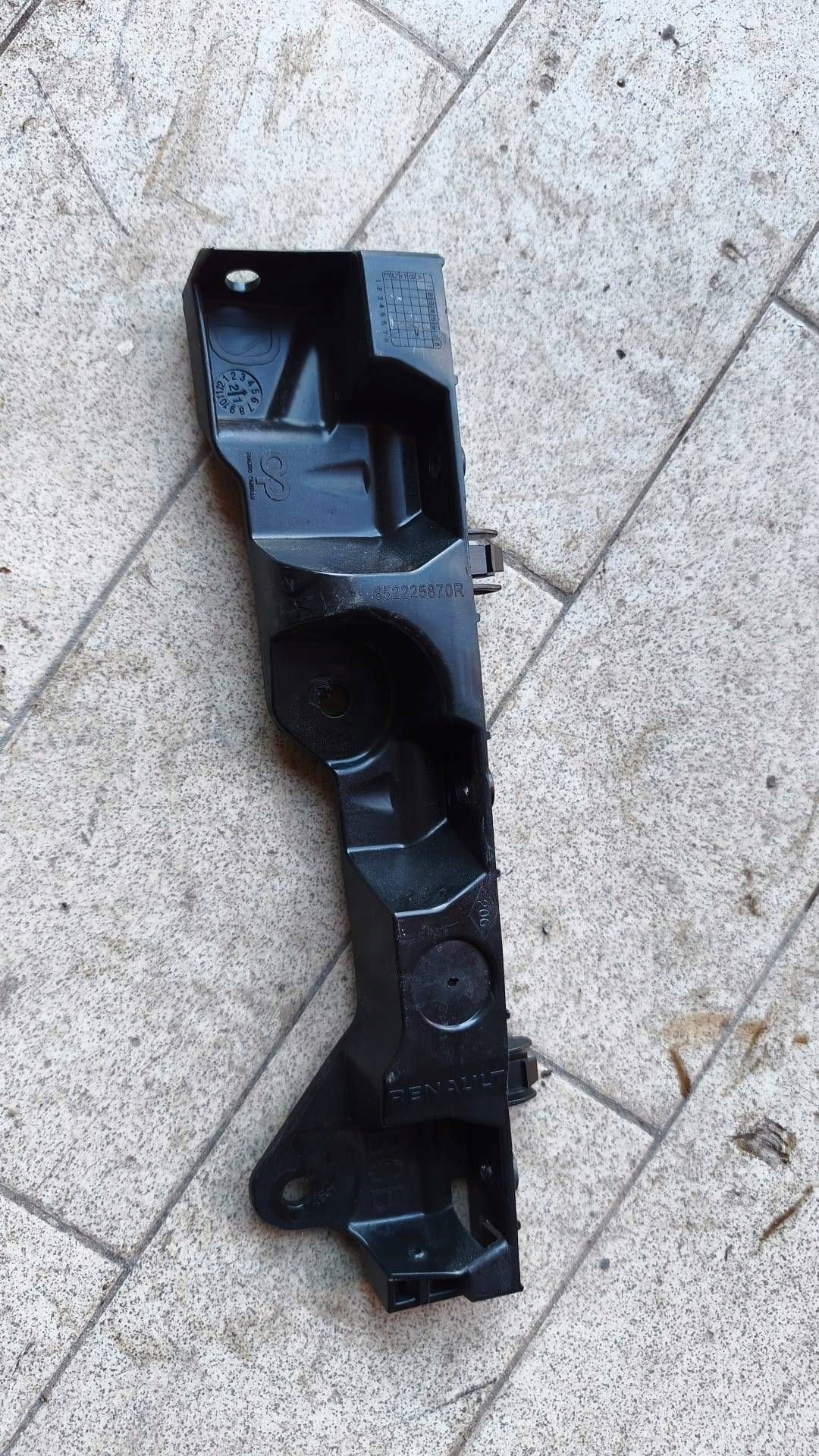 bumper bracket of the rear rear part side right Renault Megane E-Tech 852225870R