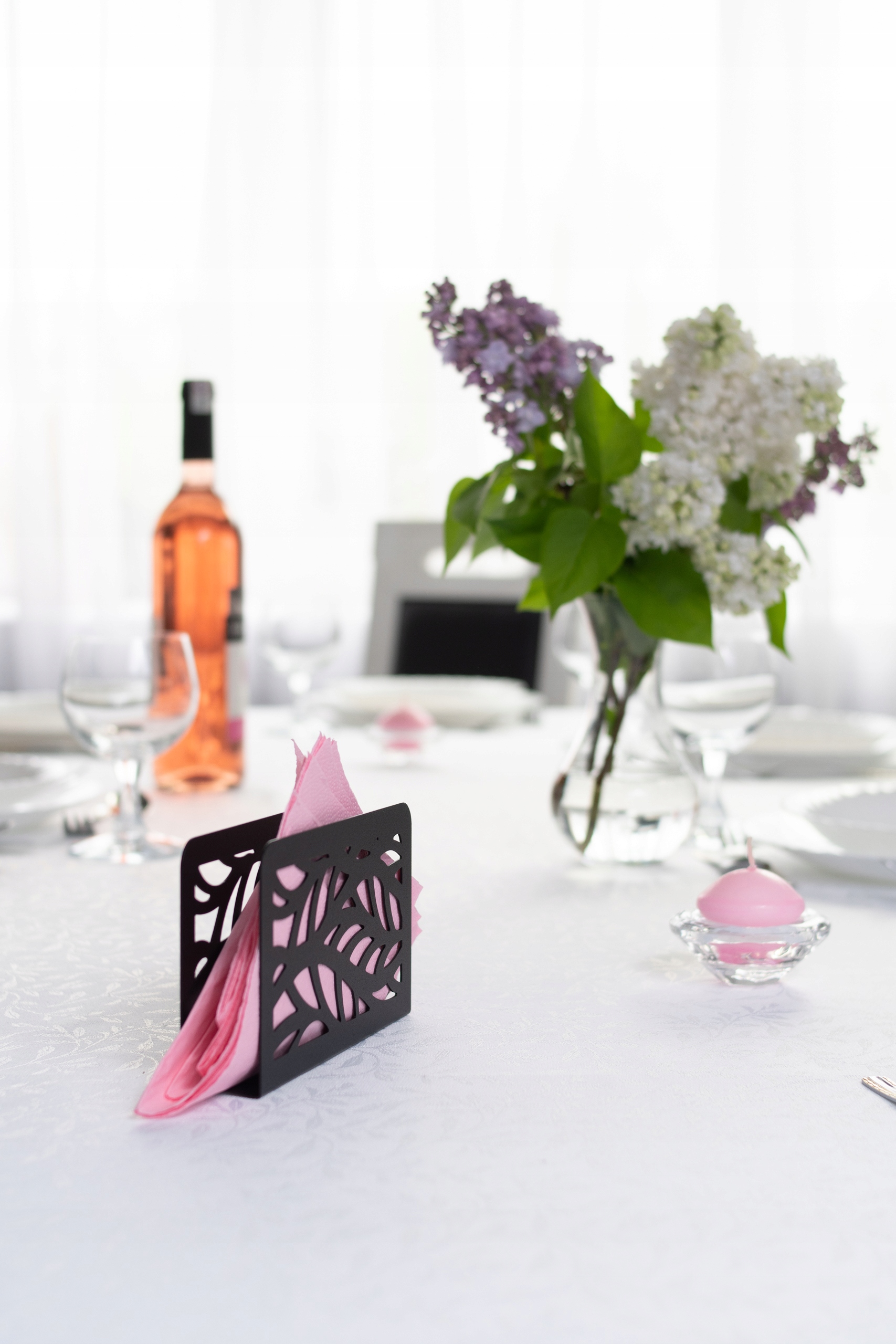 Serwetnik metalowy LISTKI - tłoczony - szeroki - NIEPOWTARZALNY KSZTAŁT Stan opakowania oryginalne