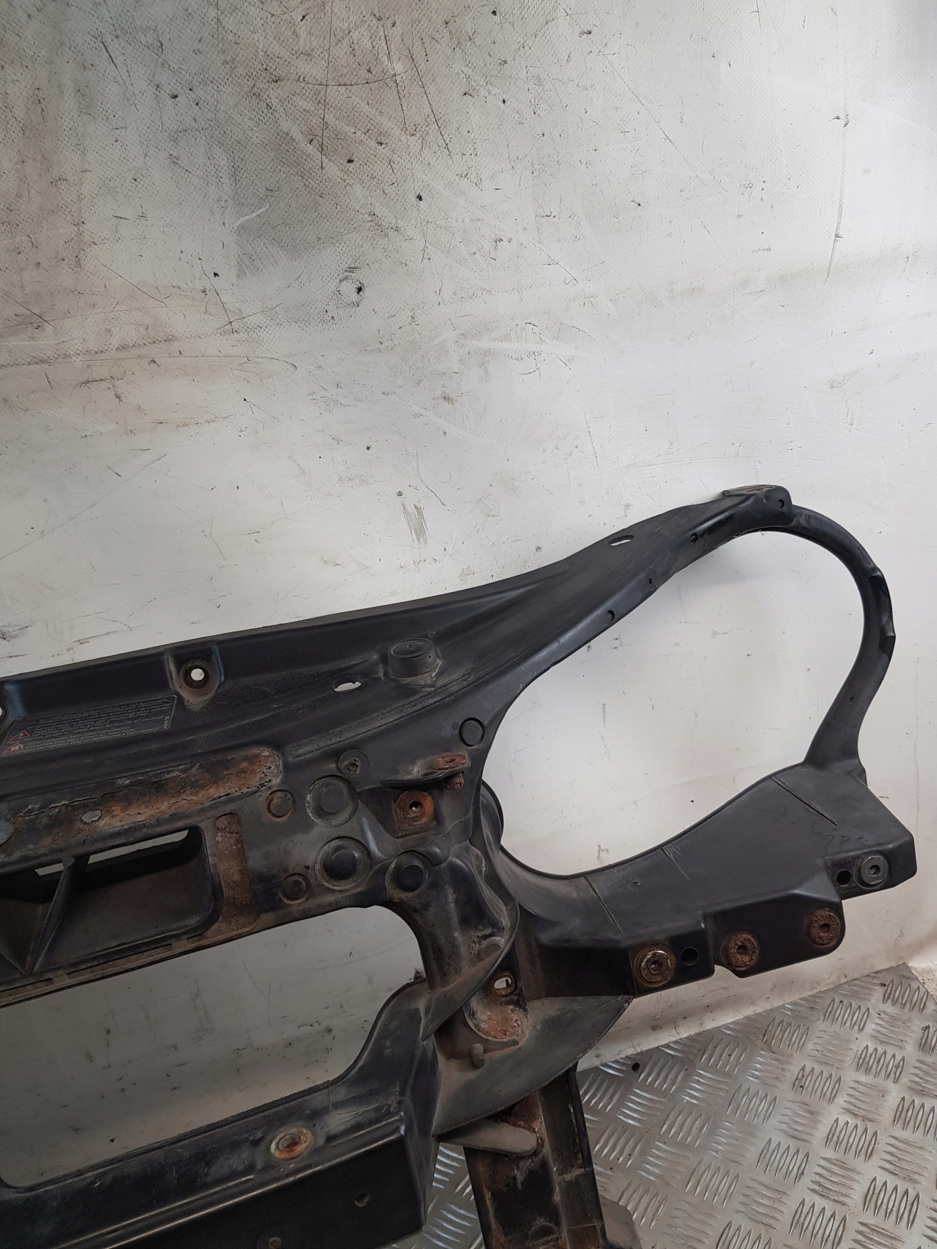 VW POLO IV 9N 1.2B support panel for radiators pillar iron 6Q0805588H