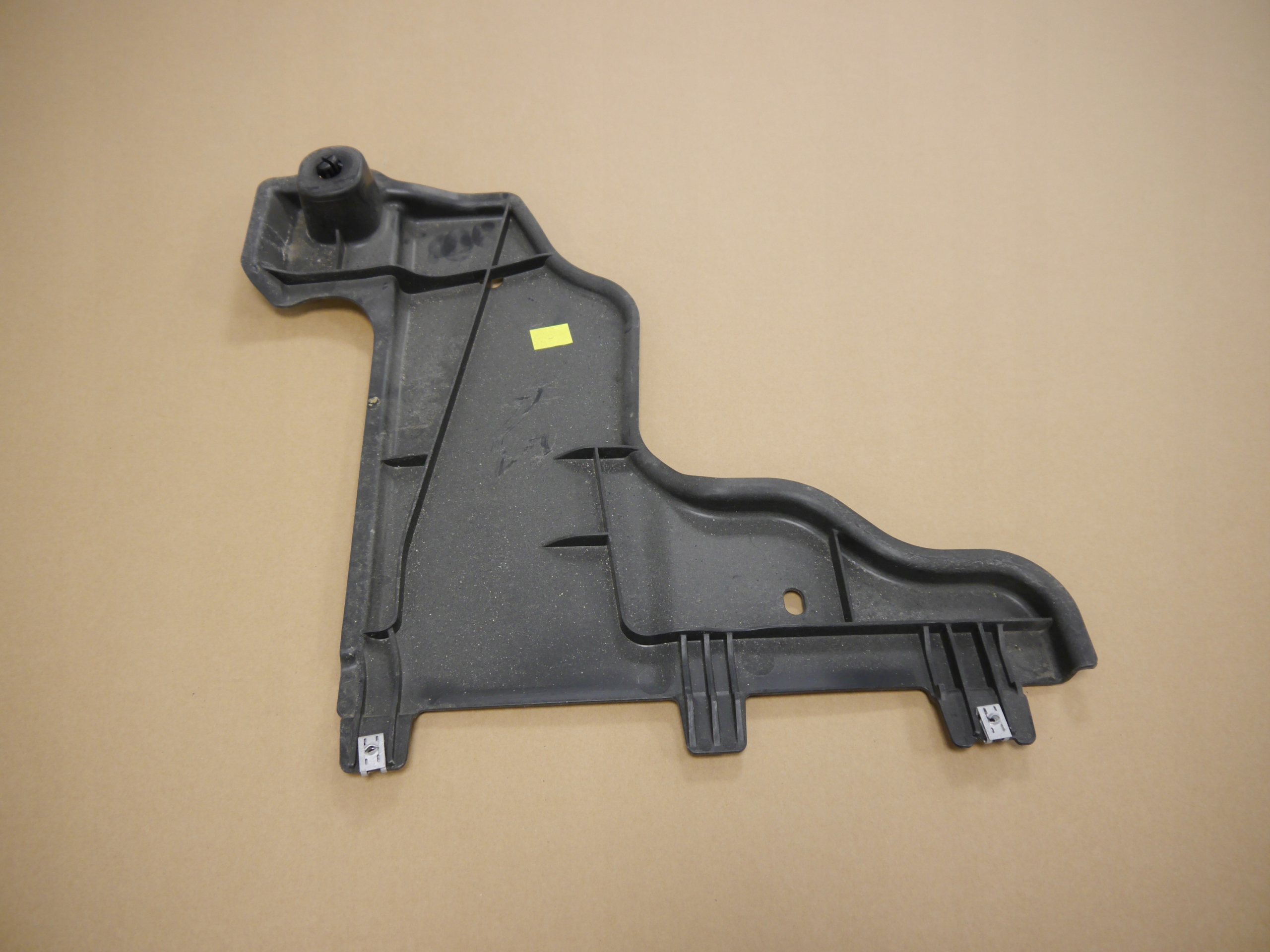 AUDI A1 82A OSŁONA PODWOZIA 2Q0825102A