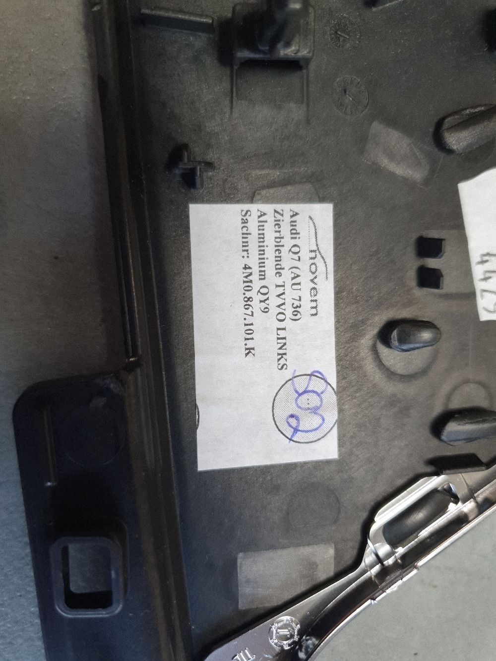 Audi Q7 4M moulding DEKOR door left front 4M0867101K