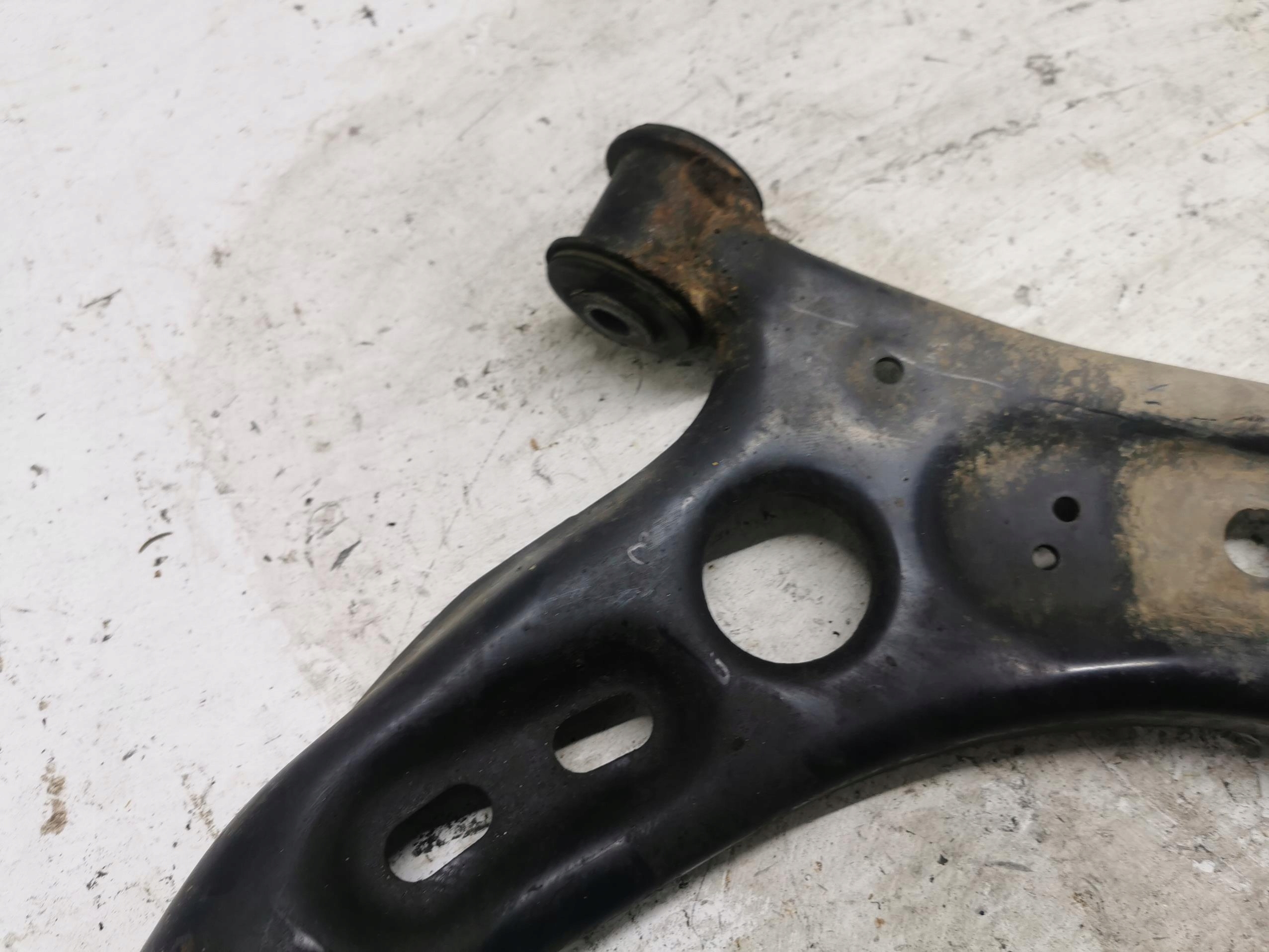 arm right front SKODA OCTAVIA II LIFT 1.4 TSI