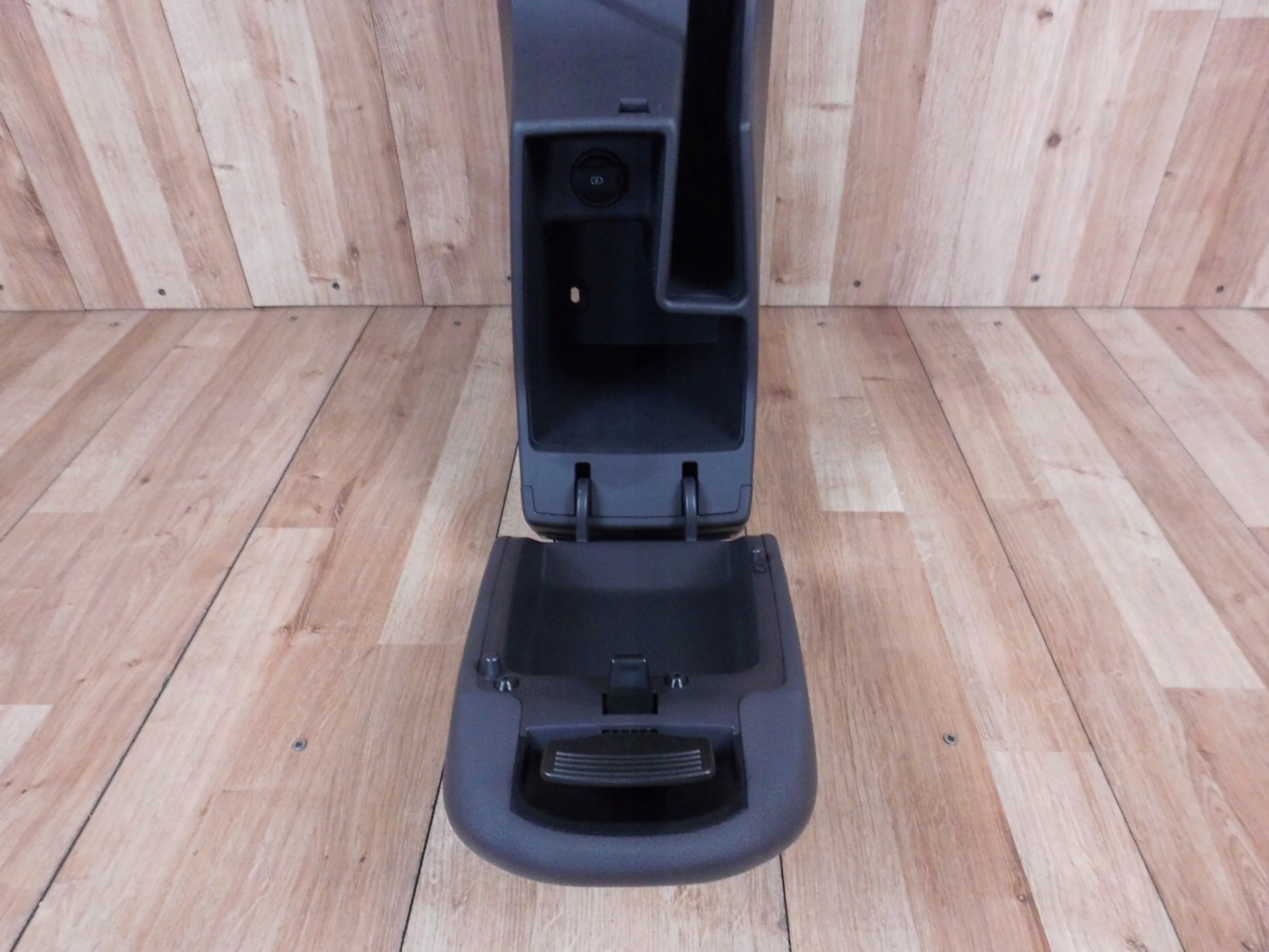 Hyundai Ioniq tunel central armrest