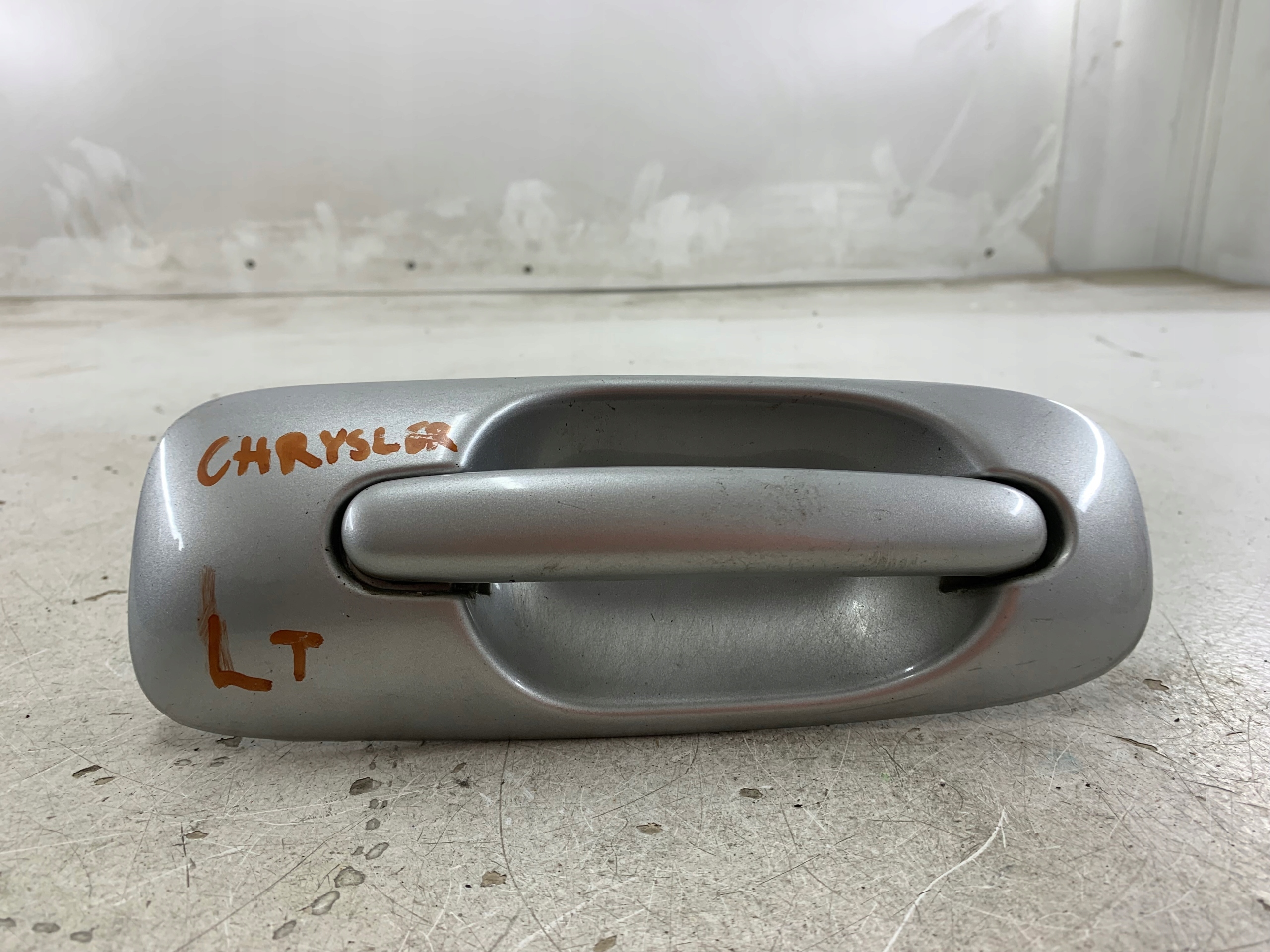CHRYSLER VOYAGER IV handle exterior left rear part